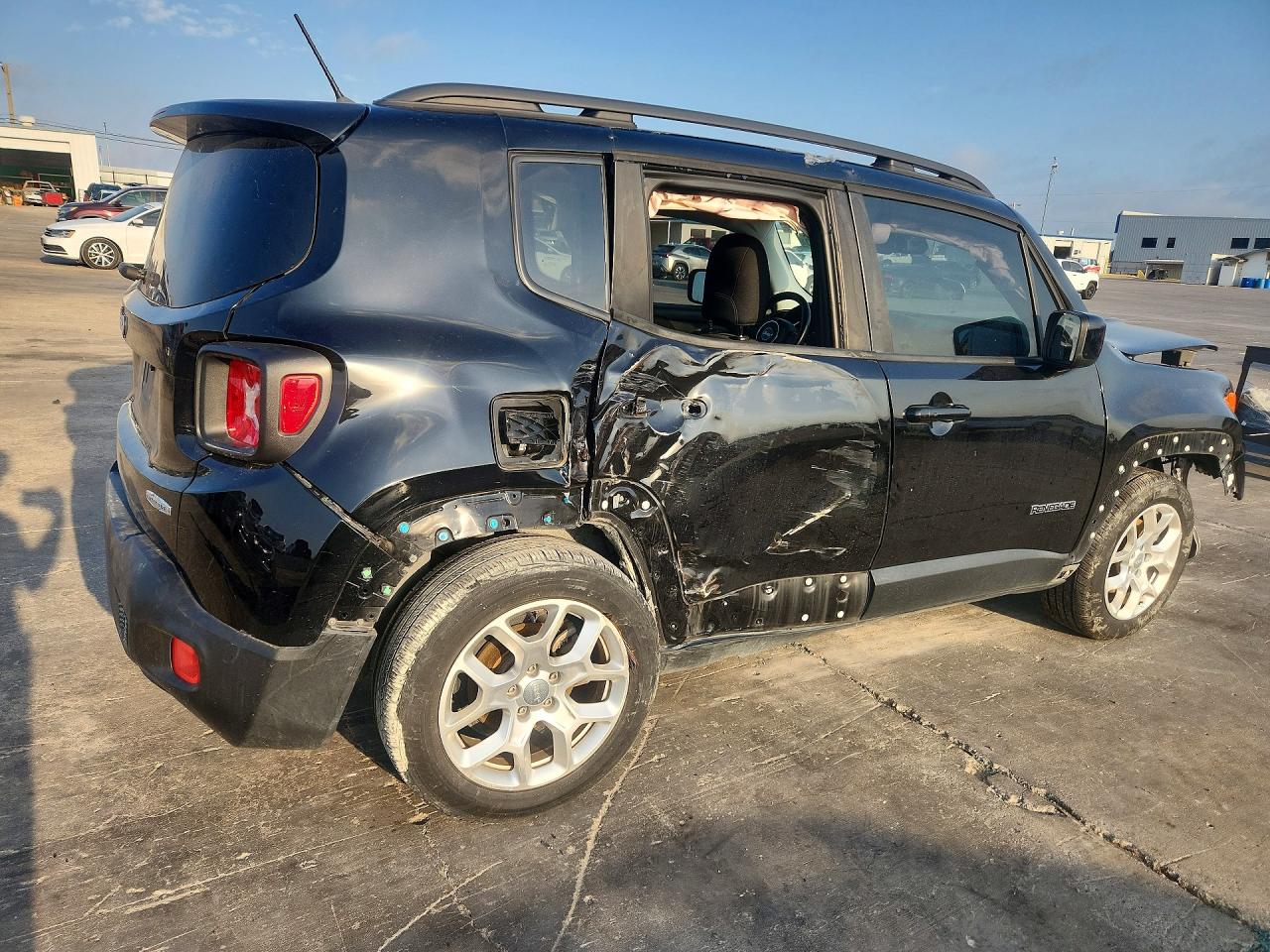2015 Jeep Renegade Latitude Black vin: ZACCJABT7FPC27325
