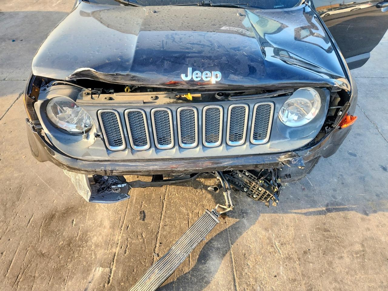 2015 Jeep Renegade Latitude Black vin: ZACCJABT7FPC27325