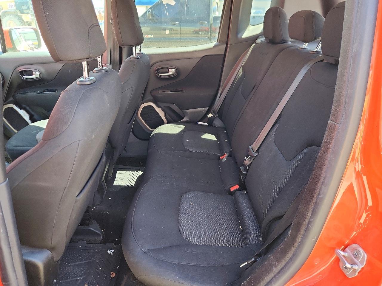 2016 Jeep Renegade Latitude Orange vin: ZACCJABT7GPE33102