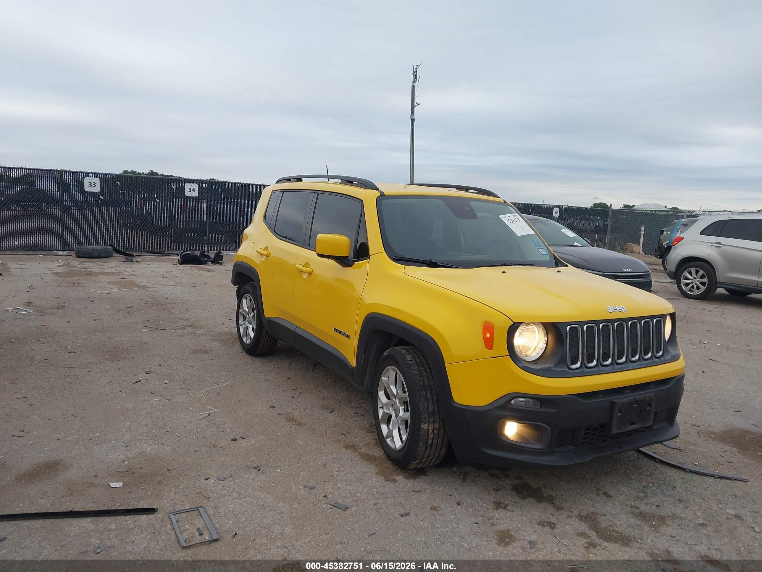 2015 Jeep Renegade Latitude Yellow vin: ZACCJABT8FPB39707