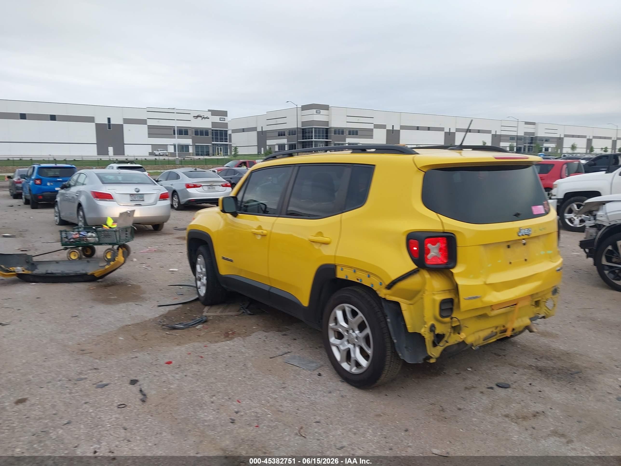 2015 Jeep Renegade Latitude Yellow vin: ZACCJABT8FPB39707
