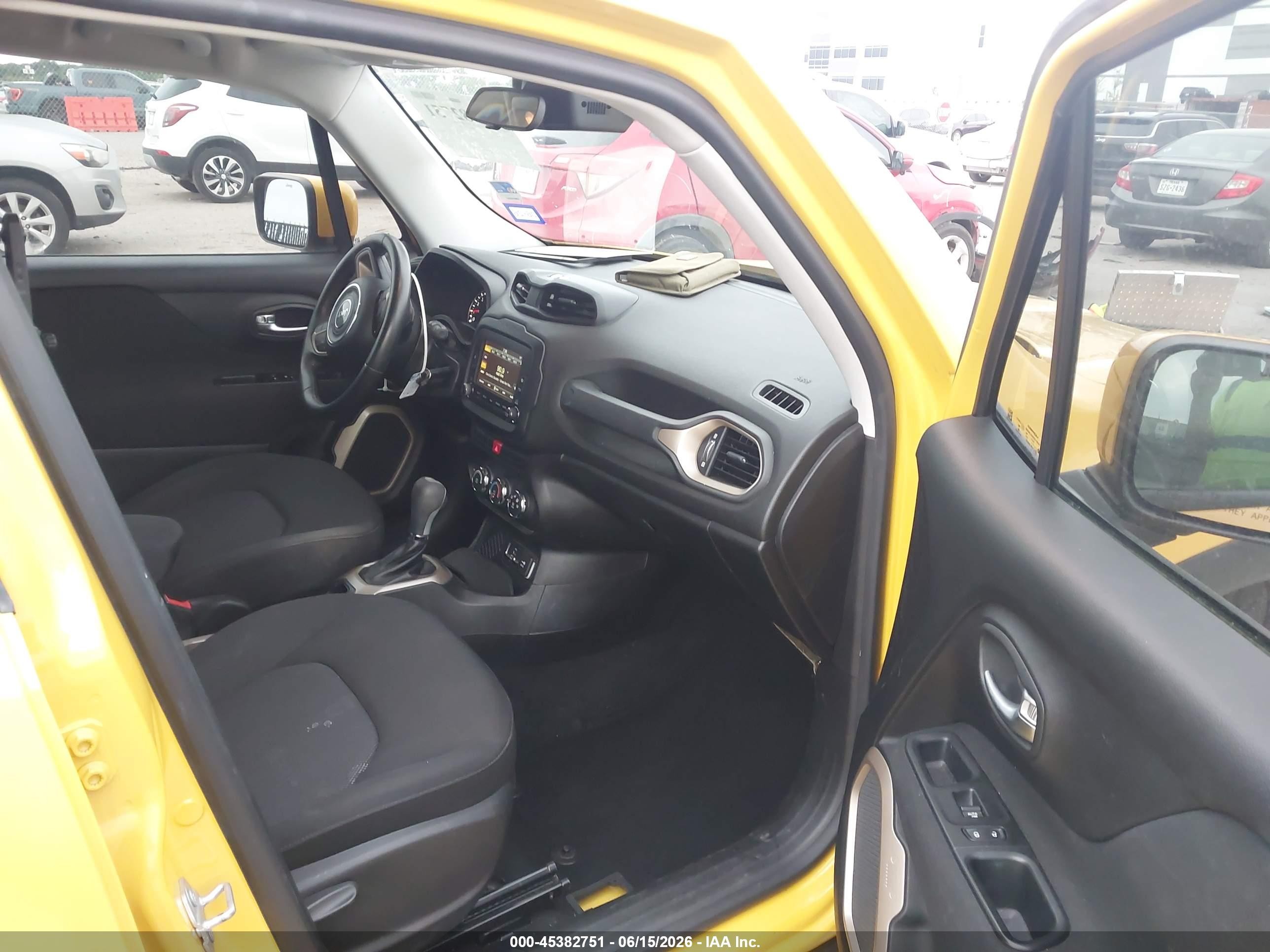 2015 Jeep Renegade Latitude Yellow vin: ZACCJABT8FPB39707
