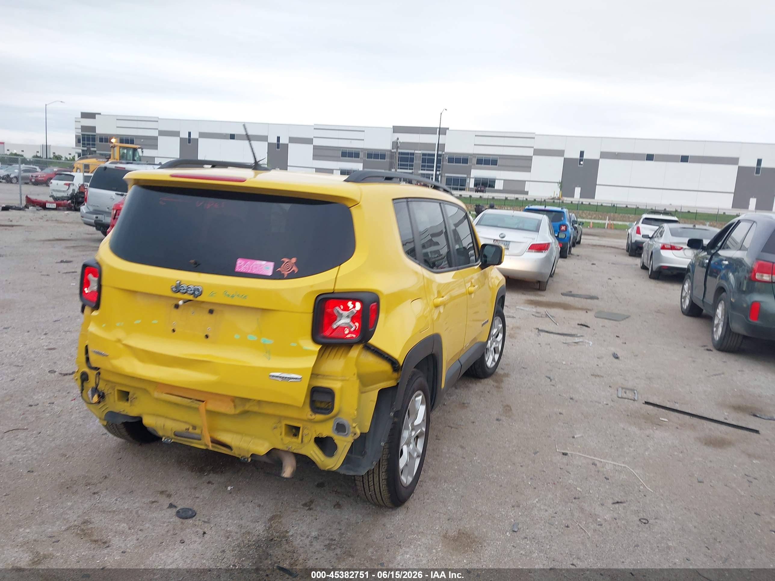 2015 Jeep Renegade Latitude Yellow vin: ZACCJABT8FPB39707