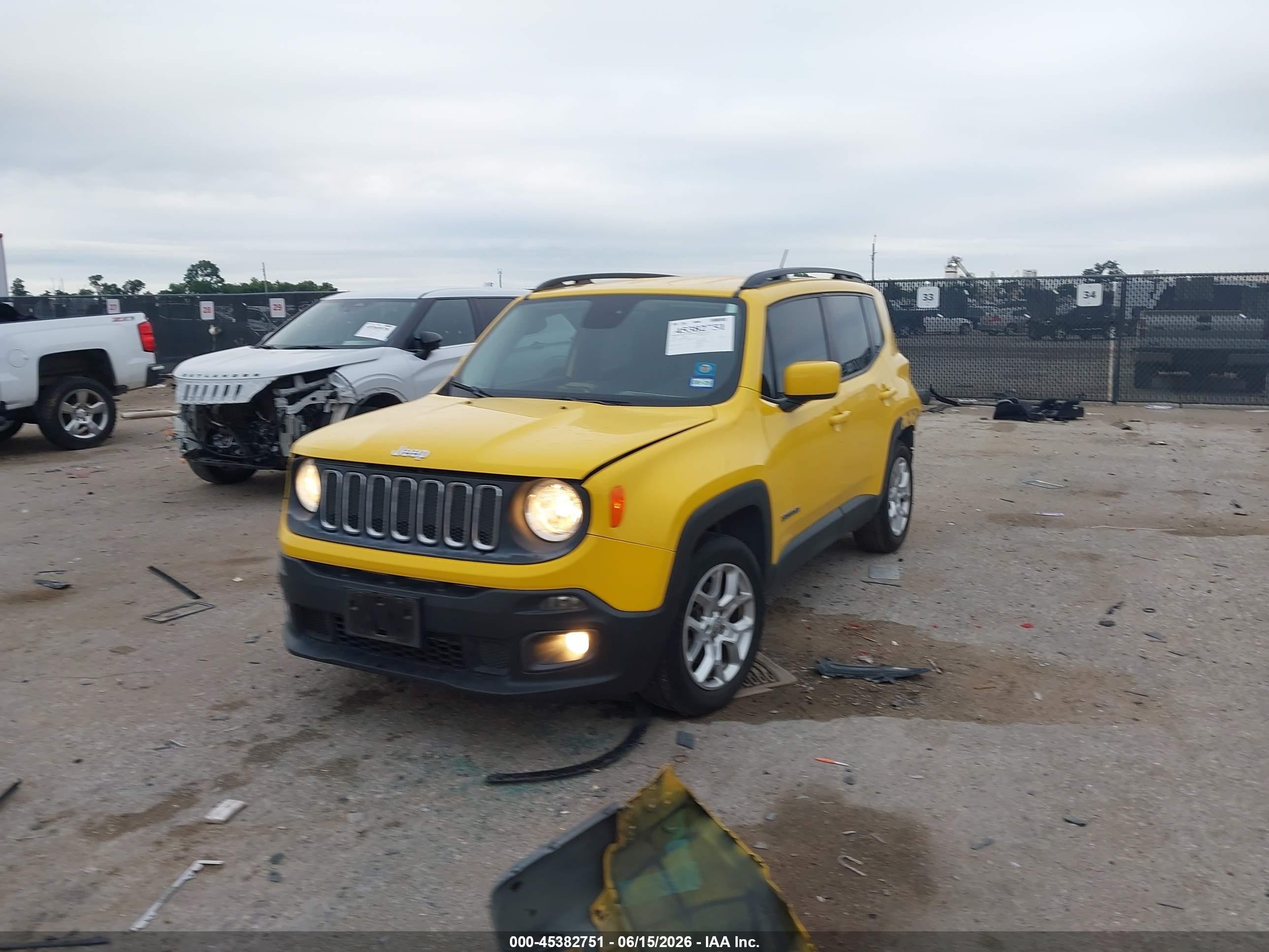 2015 Jeep Renegade Latitude Yellow vin: ZACCJABT8FPB39707