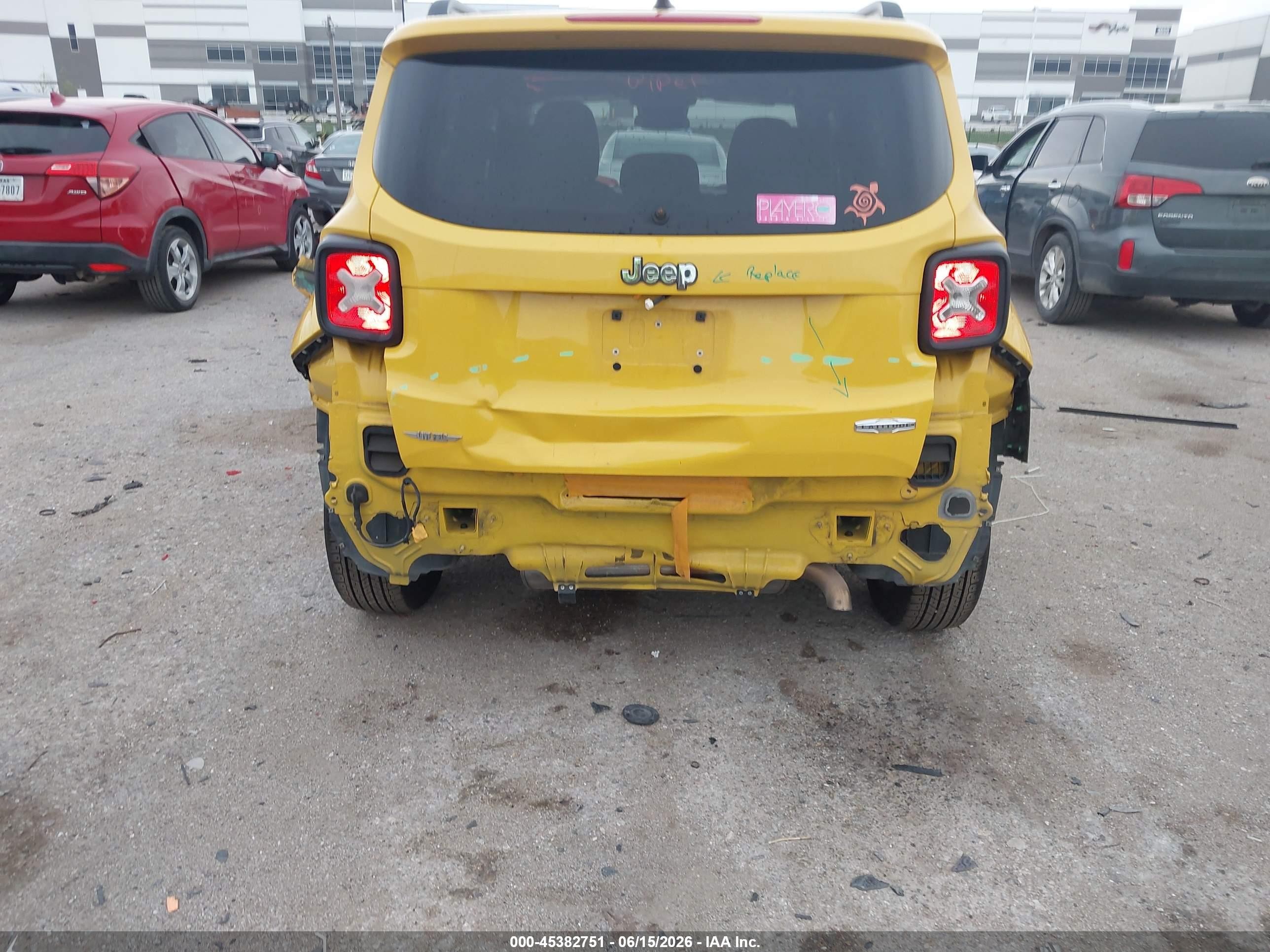 2015 Jeep Renegade Latitude Yellow vin: ZACCJABT8FPB39707