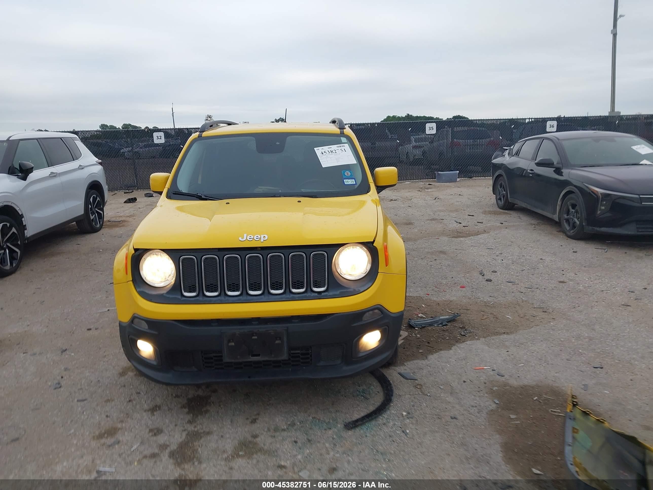 2015 Jeep Renegade Latitude Yellow vin: ZACCJABT8FPB39707