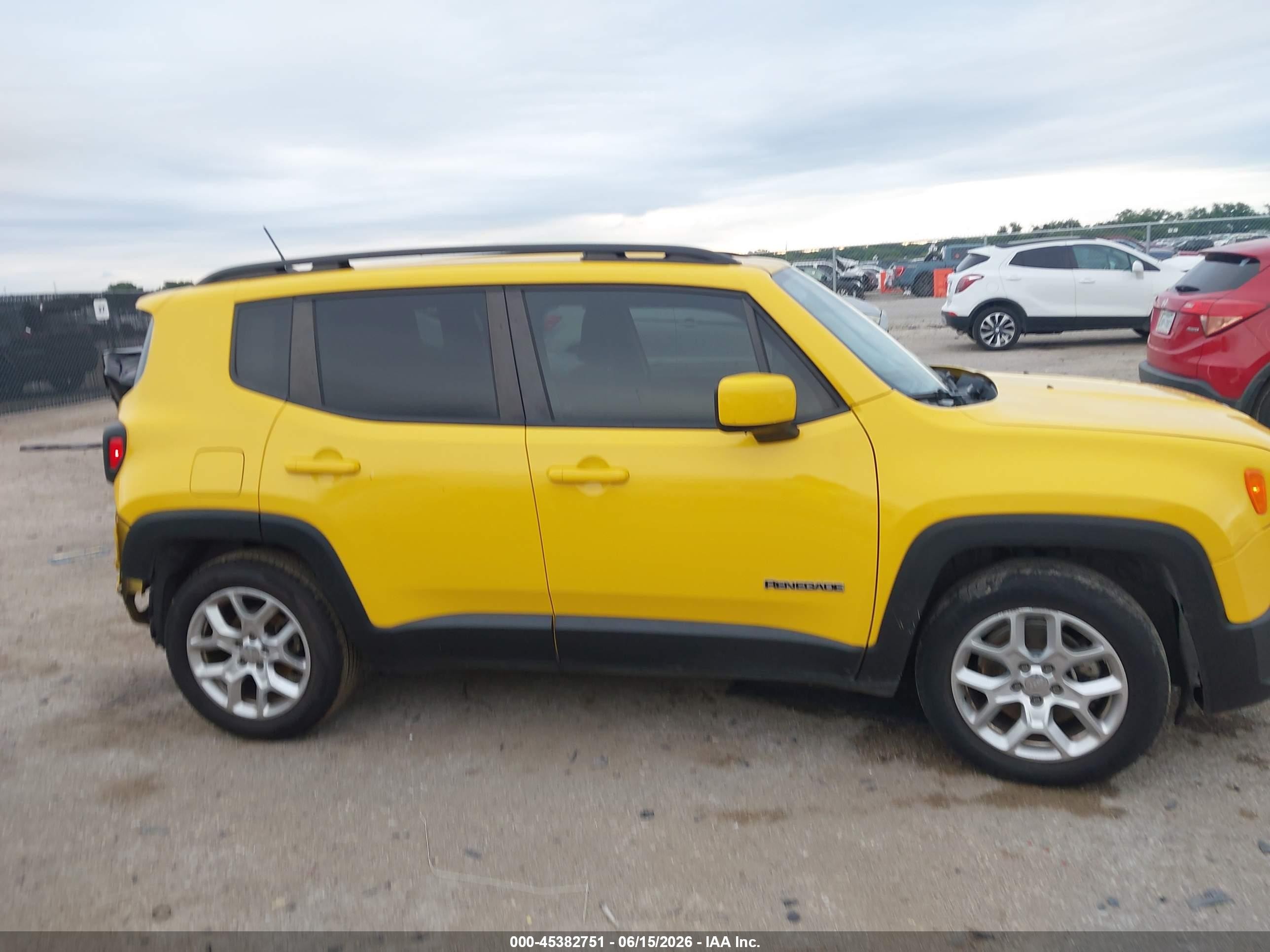 2015 Jeep Renegade Latitude Yellow vin: ZACCJABT8FPB39707