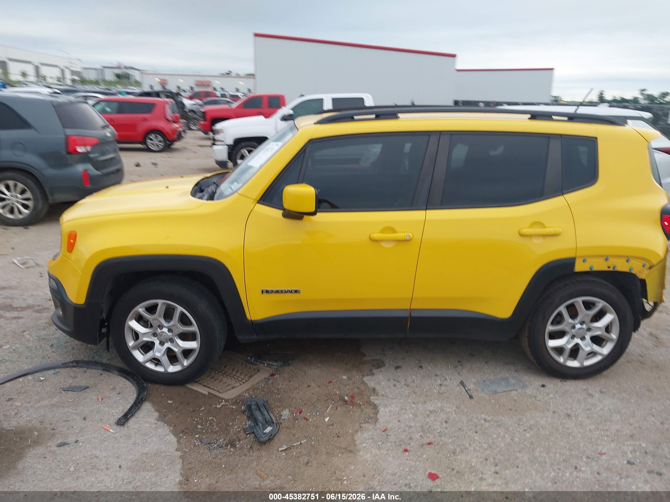2015 Jeep Renegade Latitude Yellow vin: ZACCJABT8FPB39707