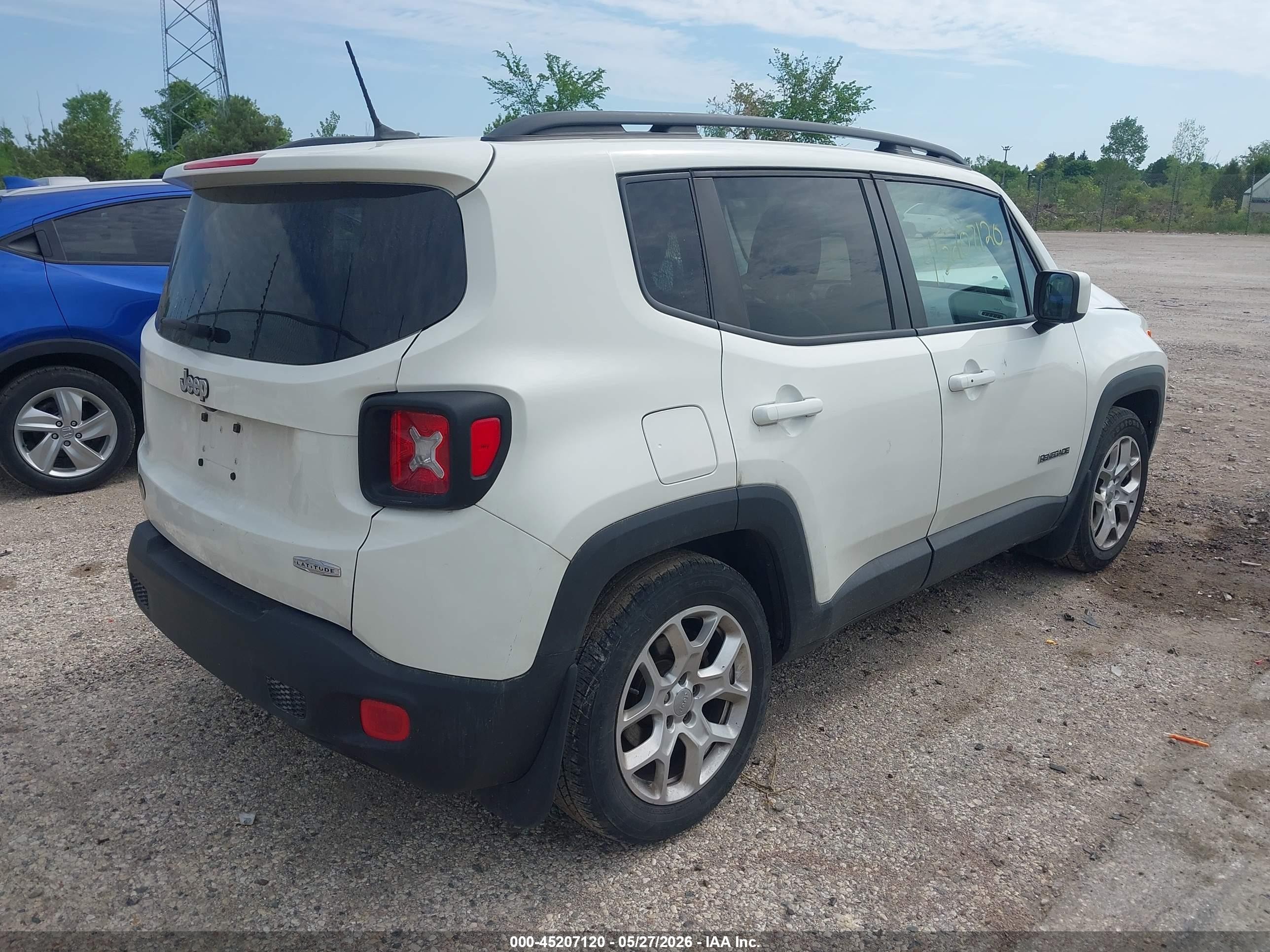 2015 Jeep Renegade Latitude White vin: ZACCJABT8FPB85568