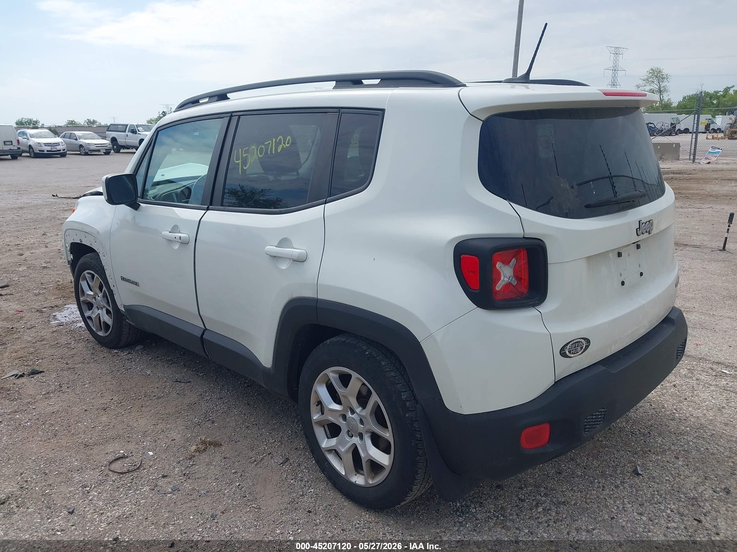 2015 Jeep Renegade Latitude White vin: ZACCJABT8FPB85568