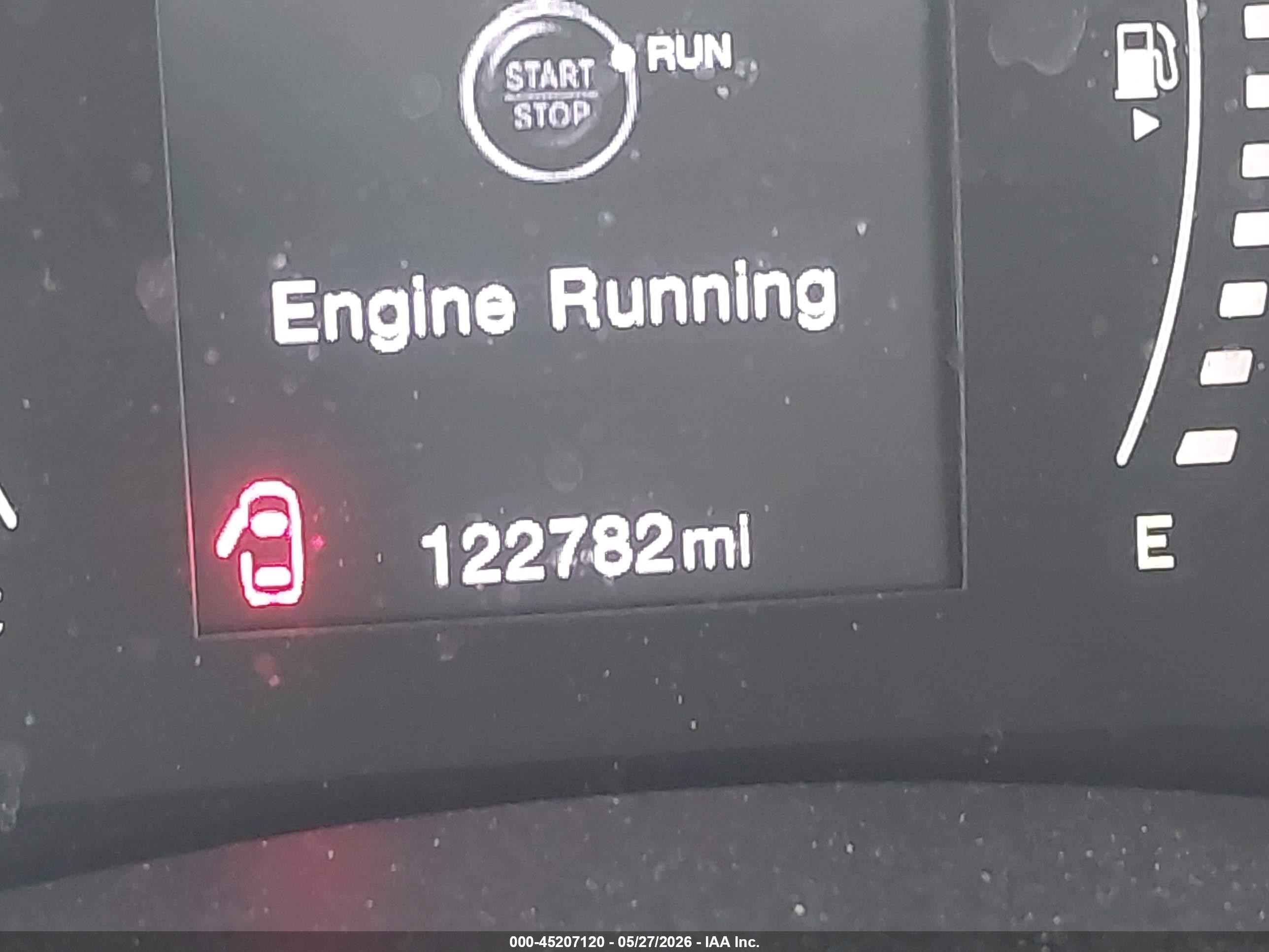 2015 Jeep Renegade Latitude White vin: ZACCJABT8FPB85568