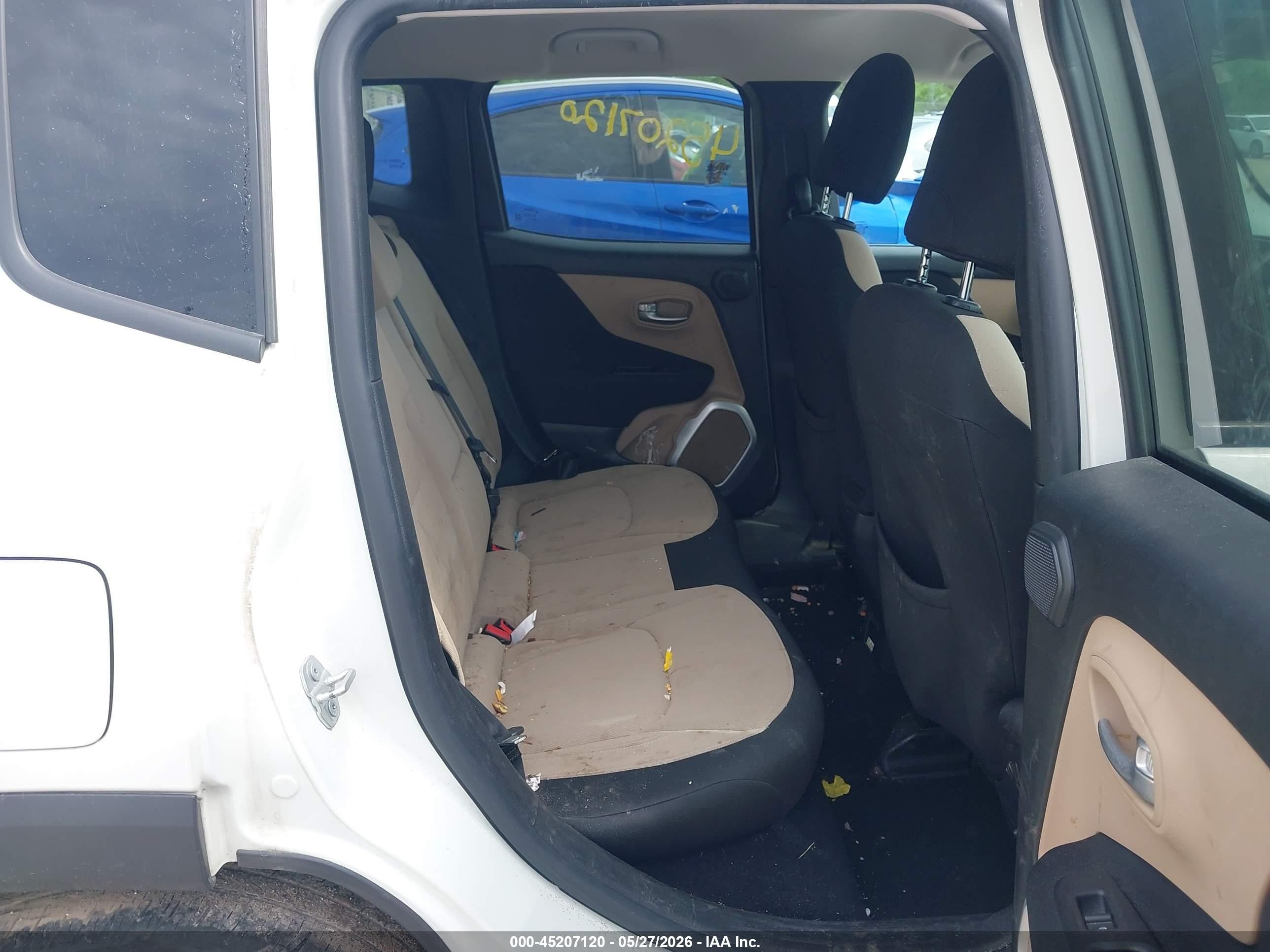 2015 Jeep Renegade Latitude White vin: ZACCJABT8FPB85568