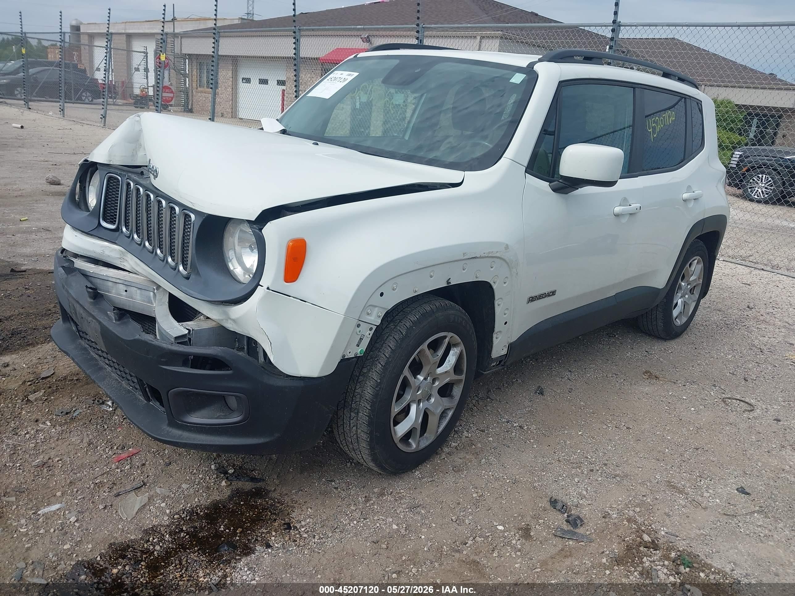 2015 Jeep Renegade Latitude White vin: ZACCJABT8FPB85568