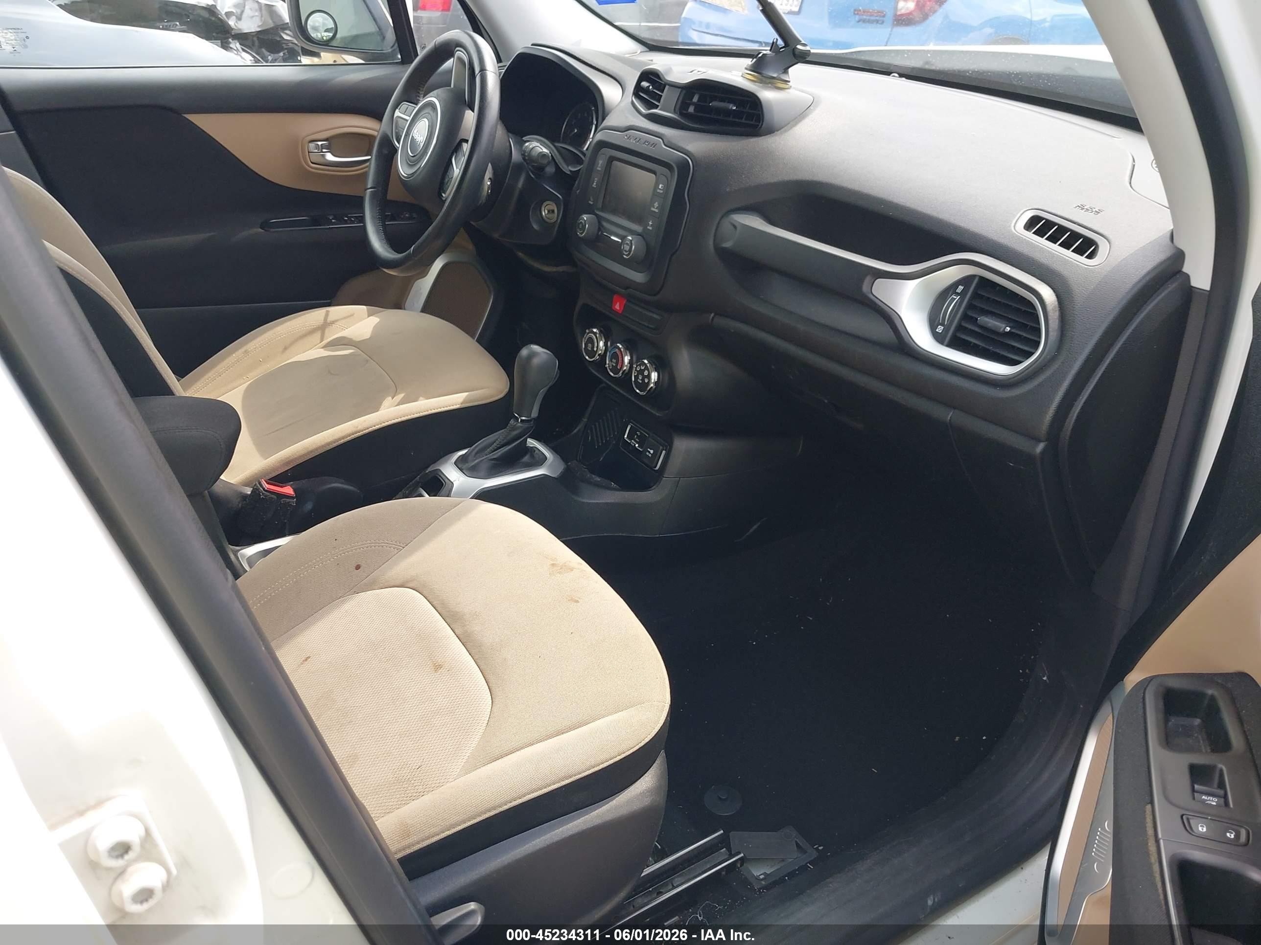 2015 Jeep Renegade Latitude White vin: ZACCJABT8FPB90561