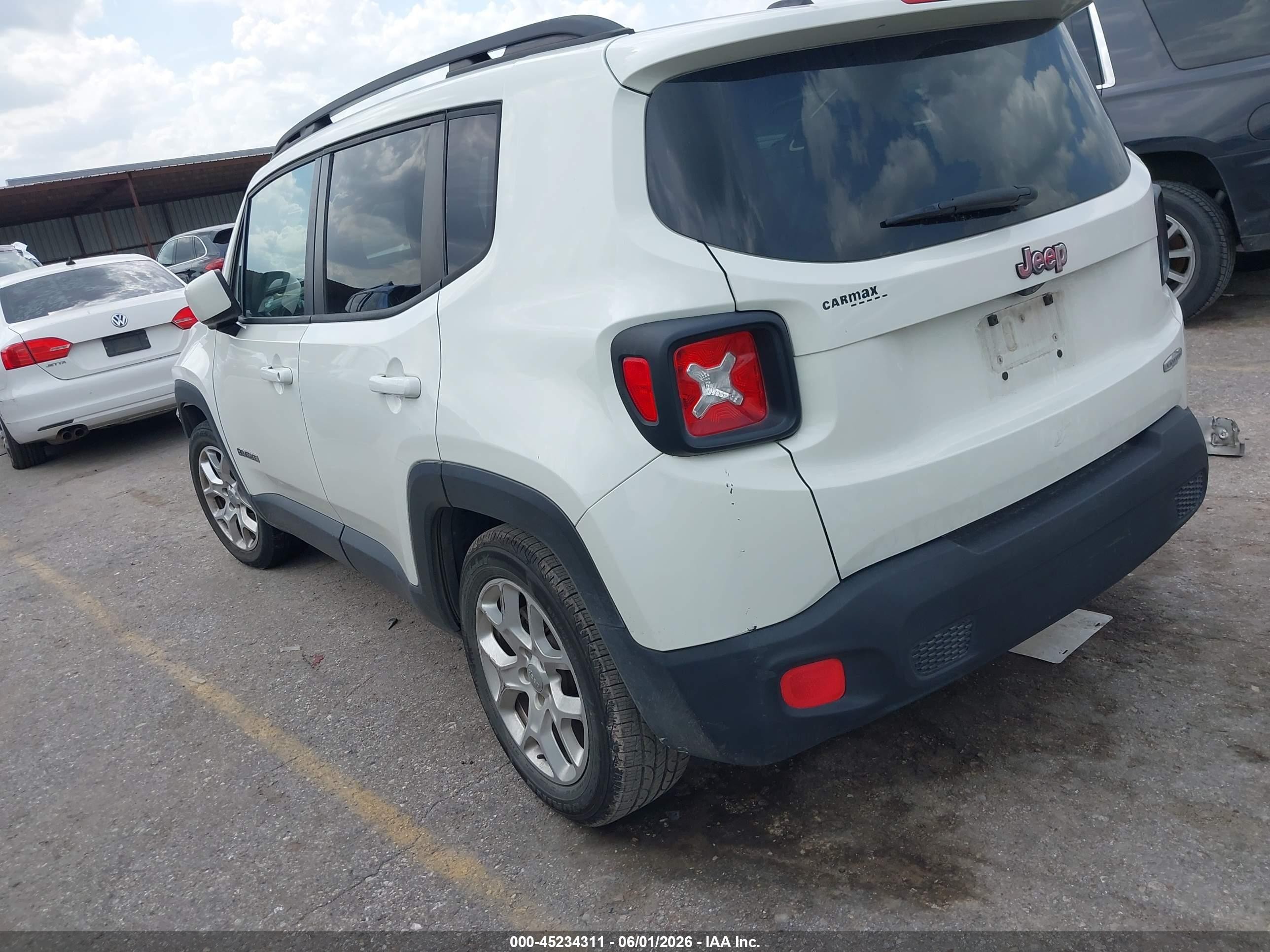 2015 Jeep Renegade Latitude White vin: ZACCJABT8FPB90561