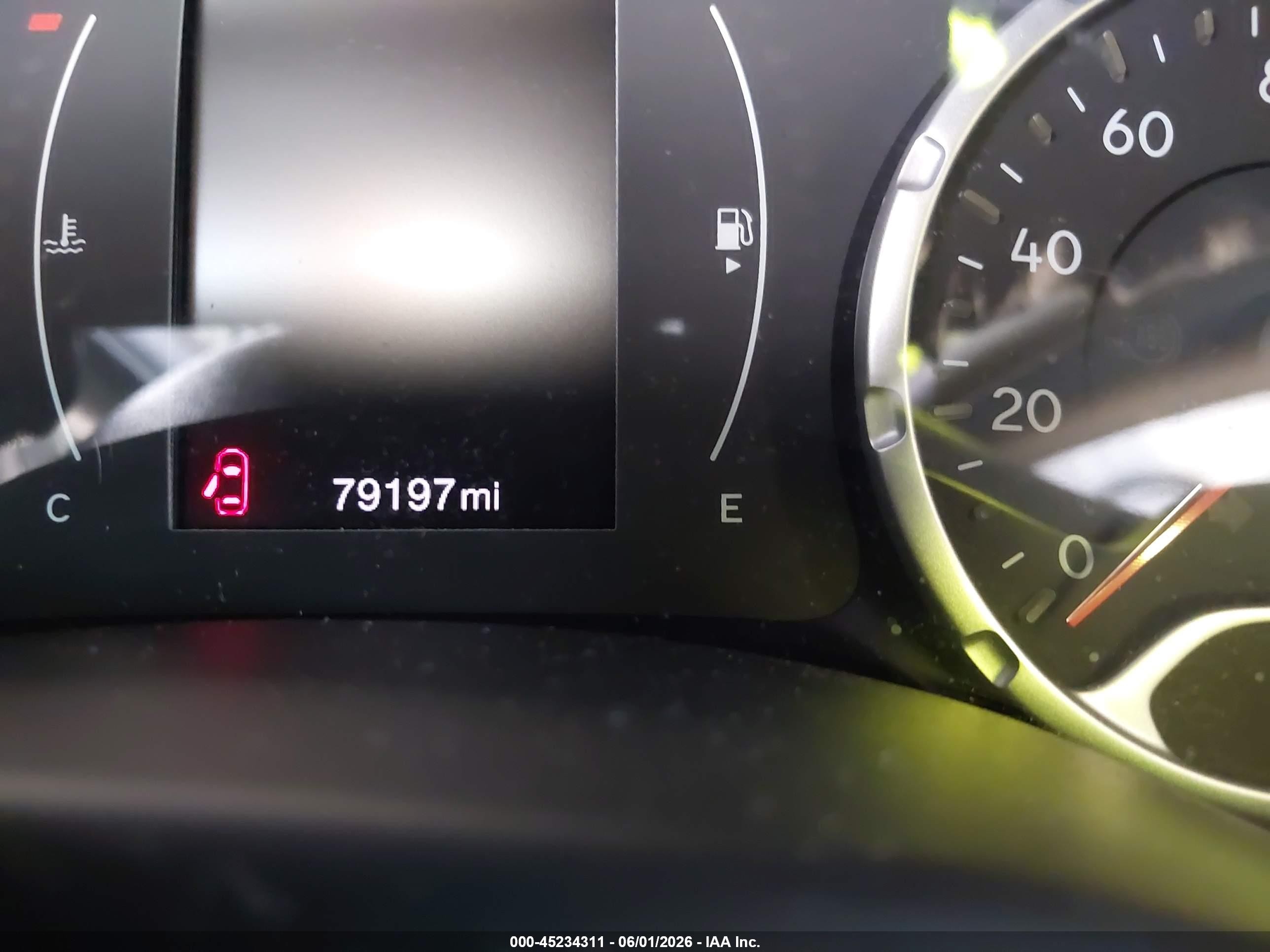 2015 Jeep Renegade Latitude White vin: ZACCJABT8FPB90561