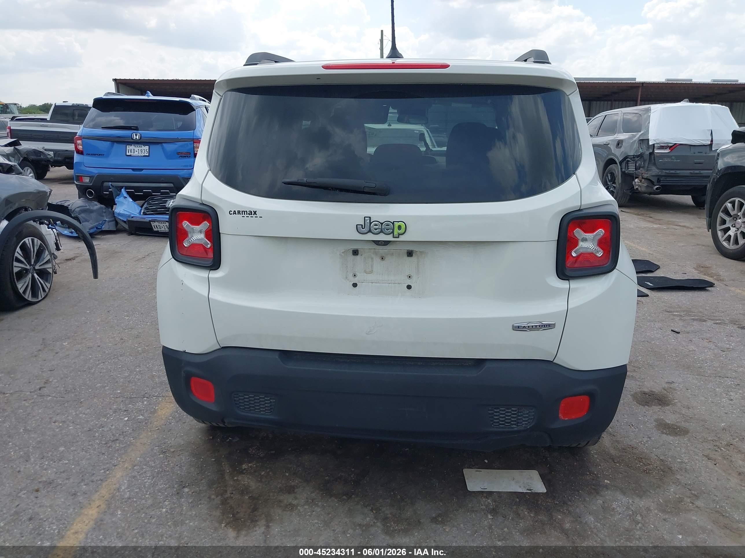 2015 Jeep Renegade Latitude White vin: ZACCJABT8FPB90561