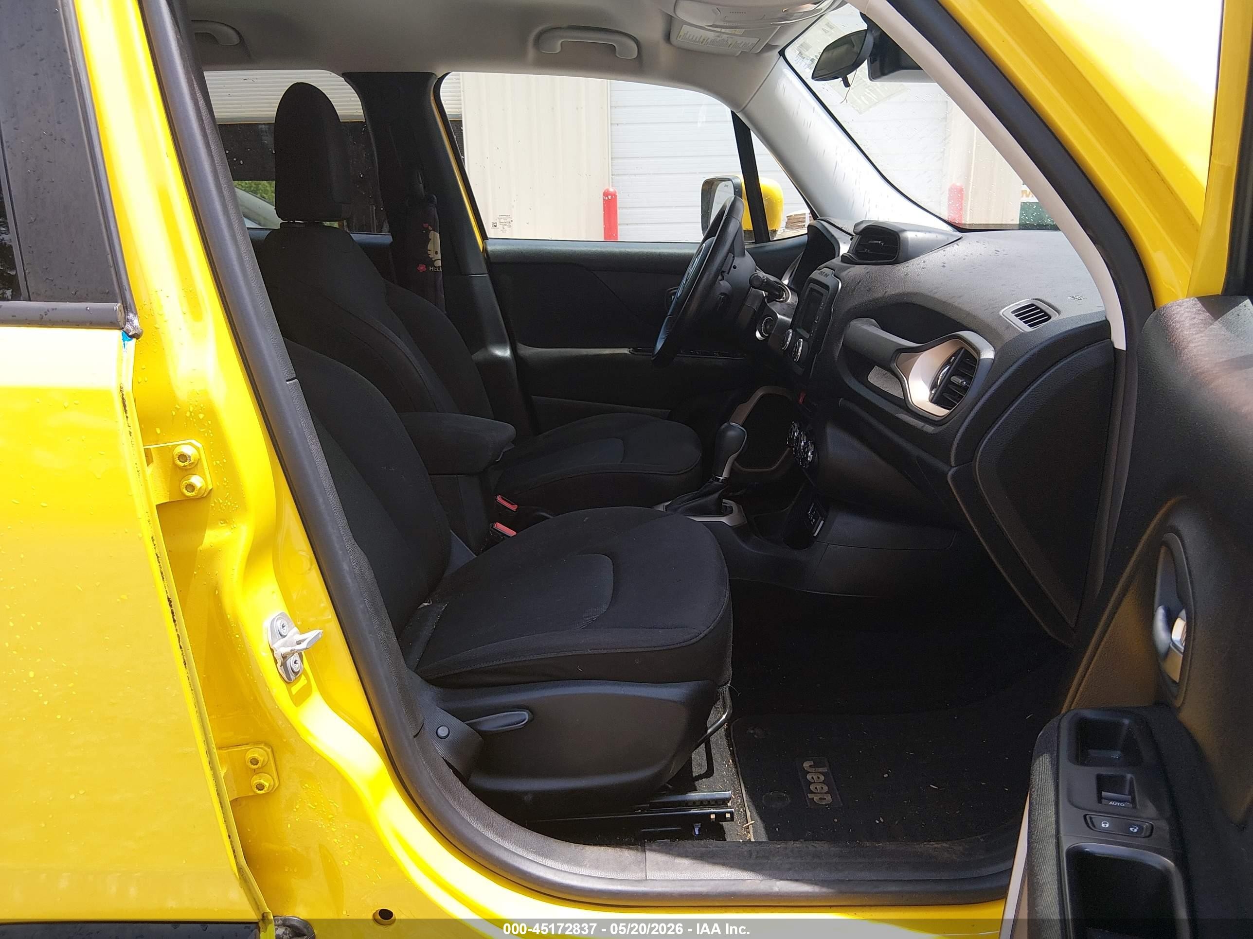 2015 Jeep Renegade Latitude Yellow vin: ZACCJABT8FPC01042