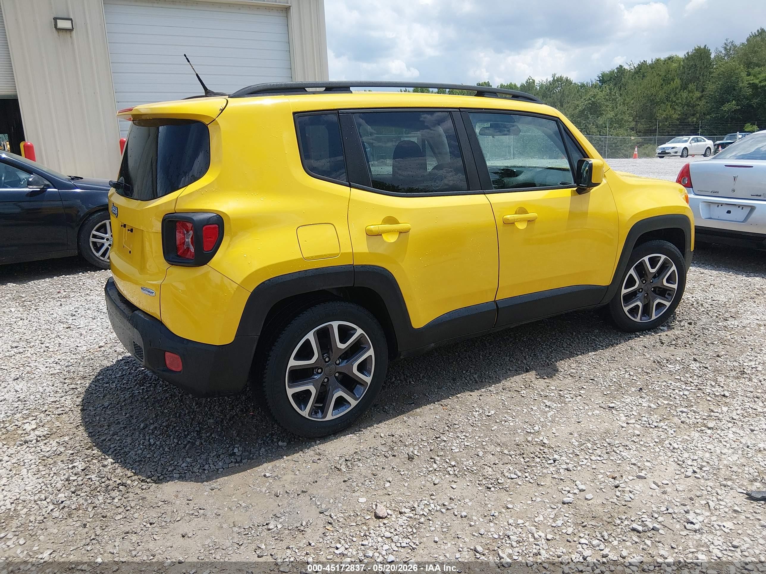 2015 Jeep Renegade Latitude Yellow vin: ZACCJABT8FPC01042