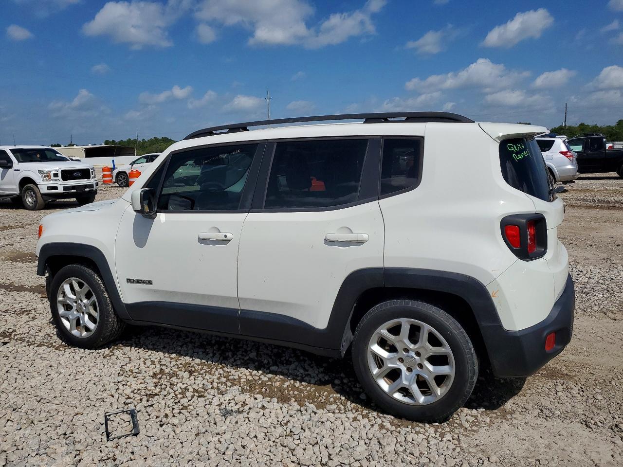 2015 Jeep Renegade Latitude White vin: ZACCJABT8FPC03180