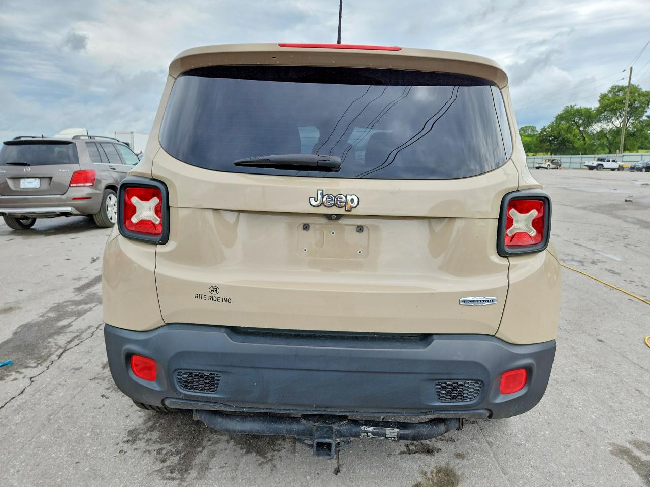 2015 Jeep Renegade Latitude Tan vin: ZACCJABTXFPB35268