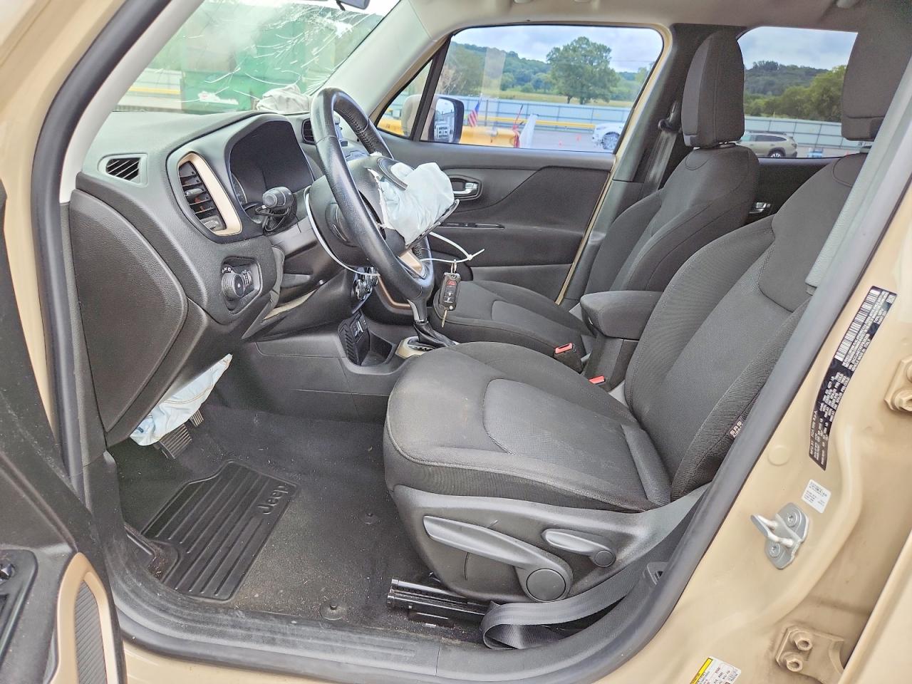 2015 Jeep Renegade Latitude Tan vin: ZACCJABTXFPB35268