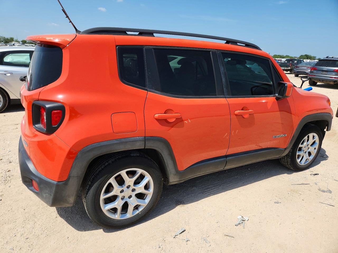 2015 Jeep Renegade Latitude Оранжевый vin: ZACCJABTXFPC25195