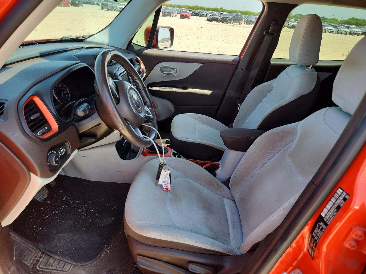 2015 Jeep Renegade Latitude Оранжевый vin: ZACCJABTXFPC25195