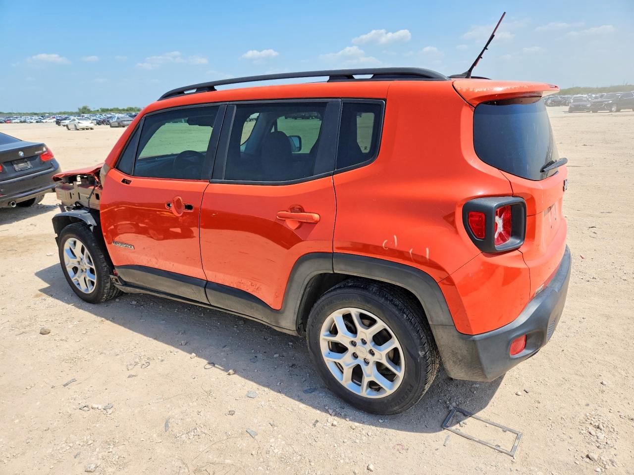 2015 Jeep Renegade Latitude Оранжевый vin: ZACCJABTXFPC25195
