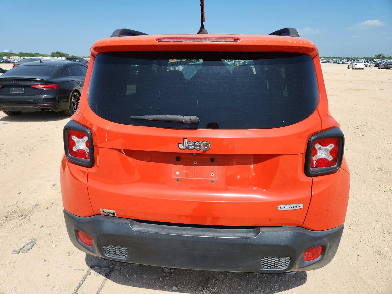 2015 Jeep Renegade Latitude Оранжевый vin: ZACCJABTXFPC25195