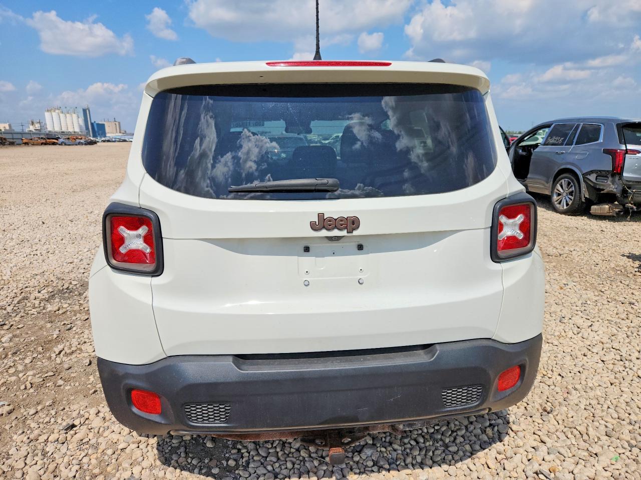 2016 Jeep Renegade Latitude White vin: ZACCJABW2GPE03256
