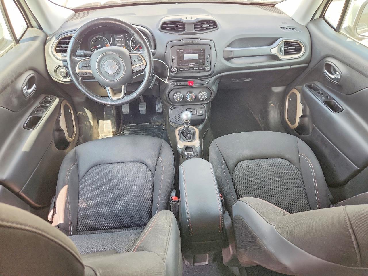 2016 Jeep Renegade Latitude White vin: ZACCJABW2GPE03256