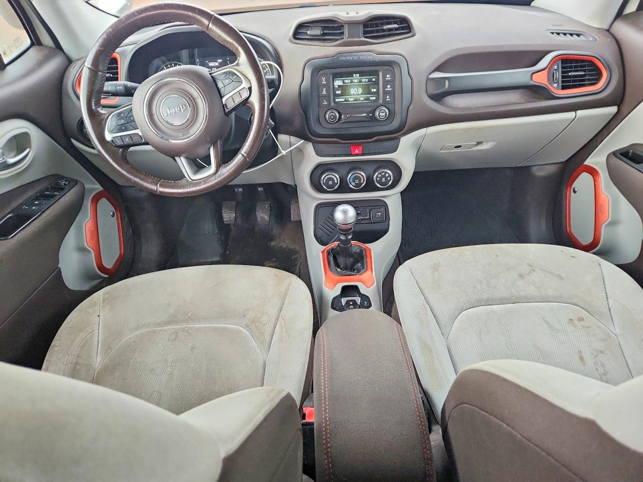 2016 Jeep Renegade Latitude White vin: ZACCJABW6GPC61574