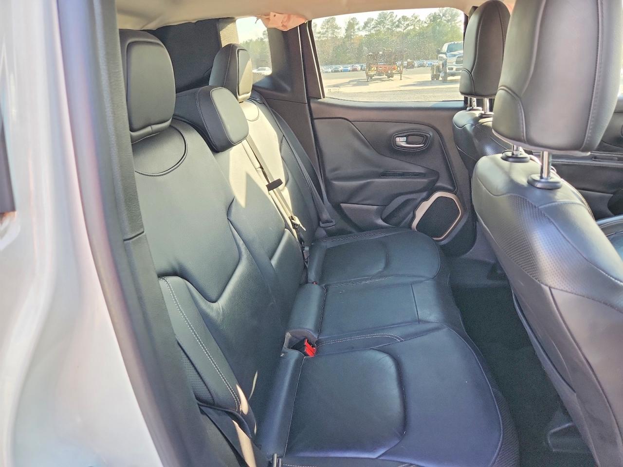 2015 Jeep Renegade Limited White vin: ZACCJADT0FPB74706