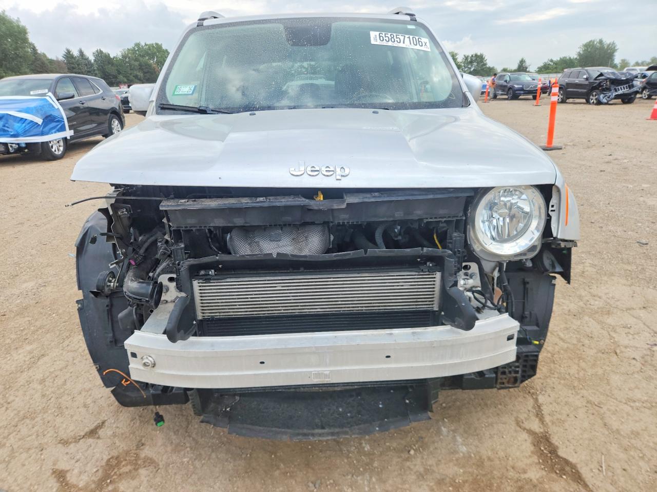 2016 Jeep Renegade Limited Silver vin: ZACCJADT2GPC84143