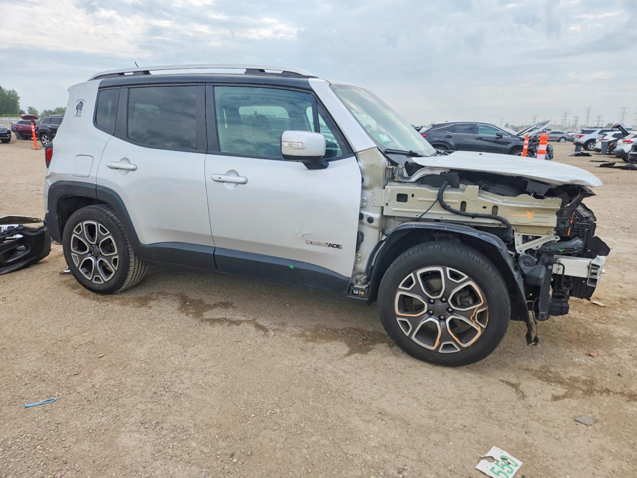 2016 Jeep Renegade Limited Silver vin: ZACCJADT2GPC84143