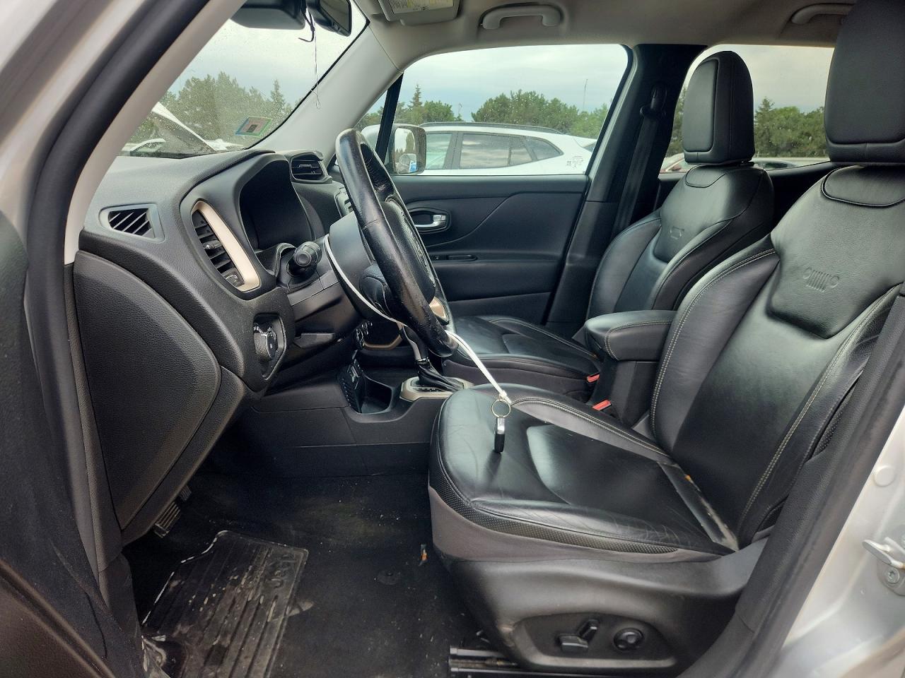 2016 Jeep Renegade Limited Silver vin: ZACCJADT2GPC84143