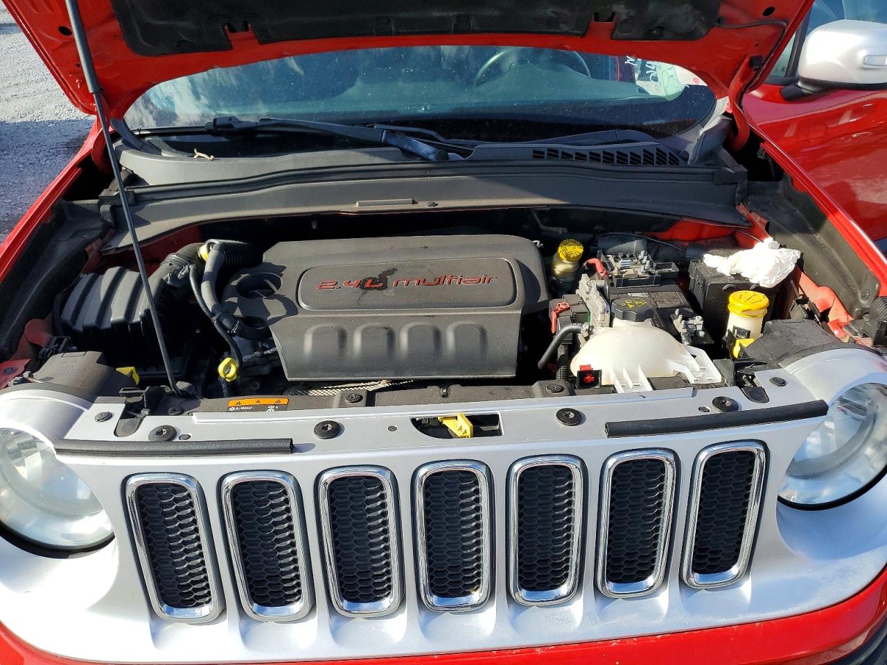 2016 Jeep Renegade Limited Red vin: ZACCJADT2GPD49850