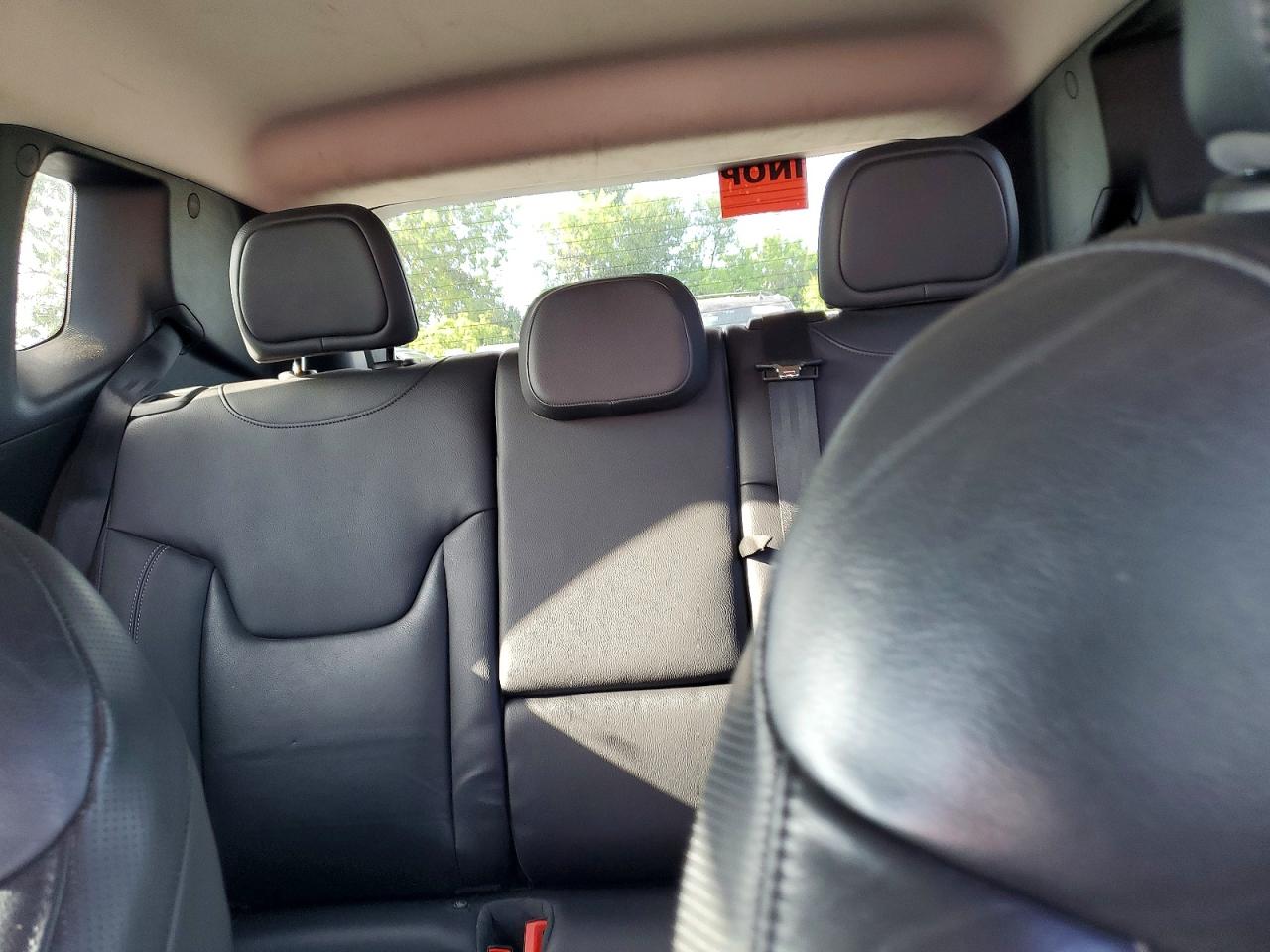 2016 Jeep Renegade Limited Red vin: ZACCJADT2GPD49850