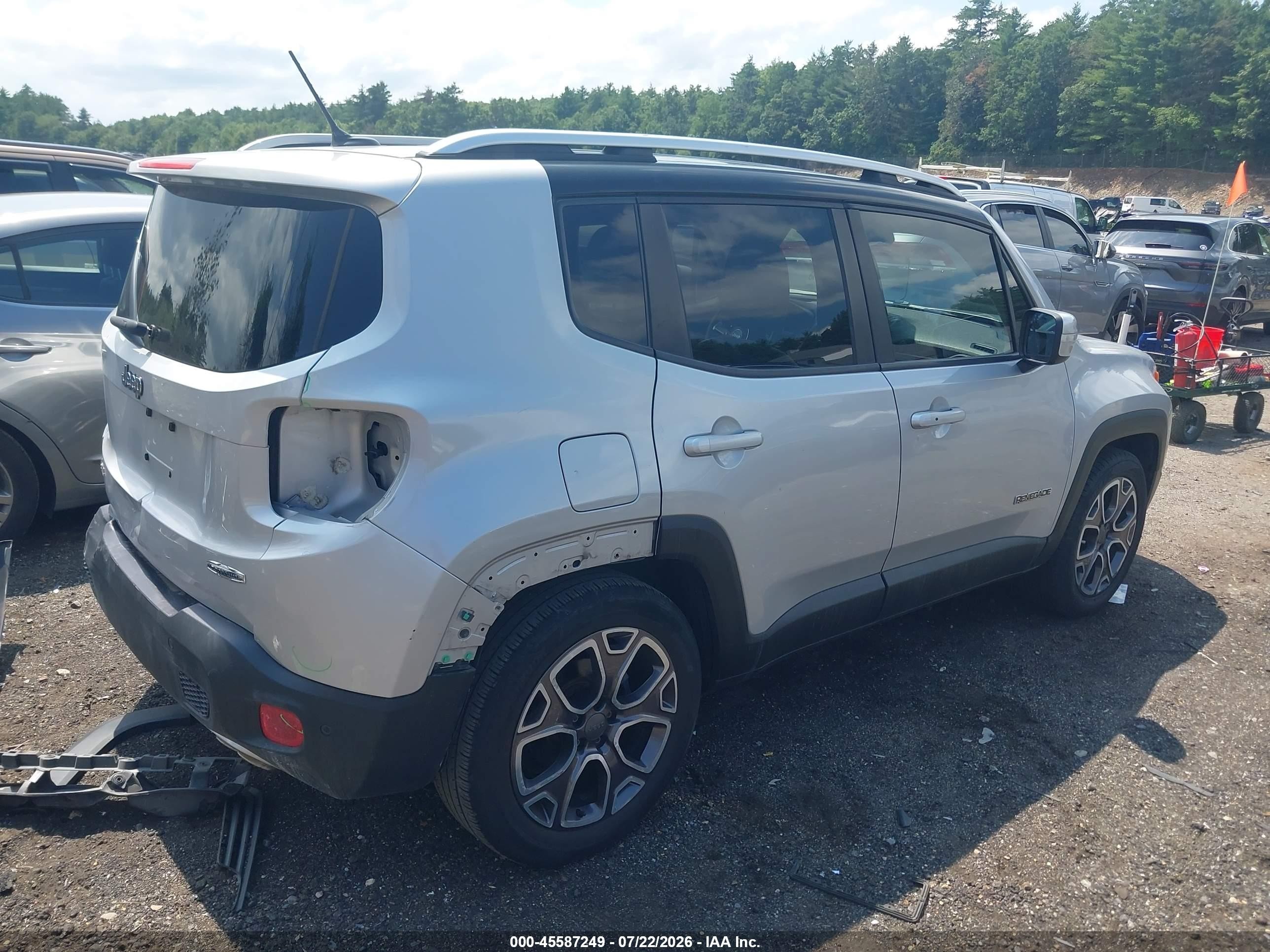 2015 Jeep Renegade Limited Silver vin: ZACCJADT4FPB23470