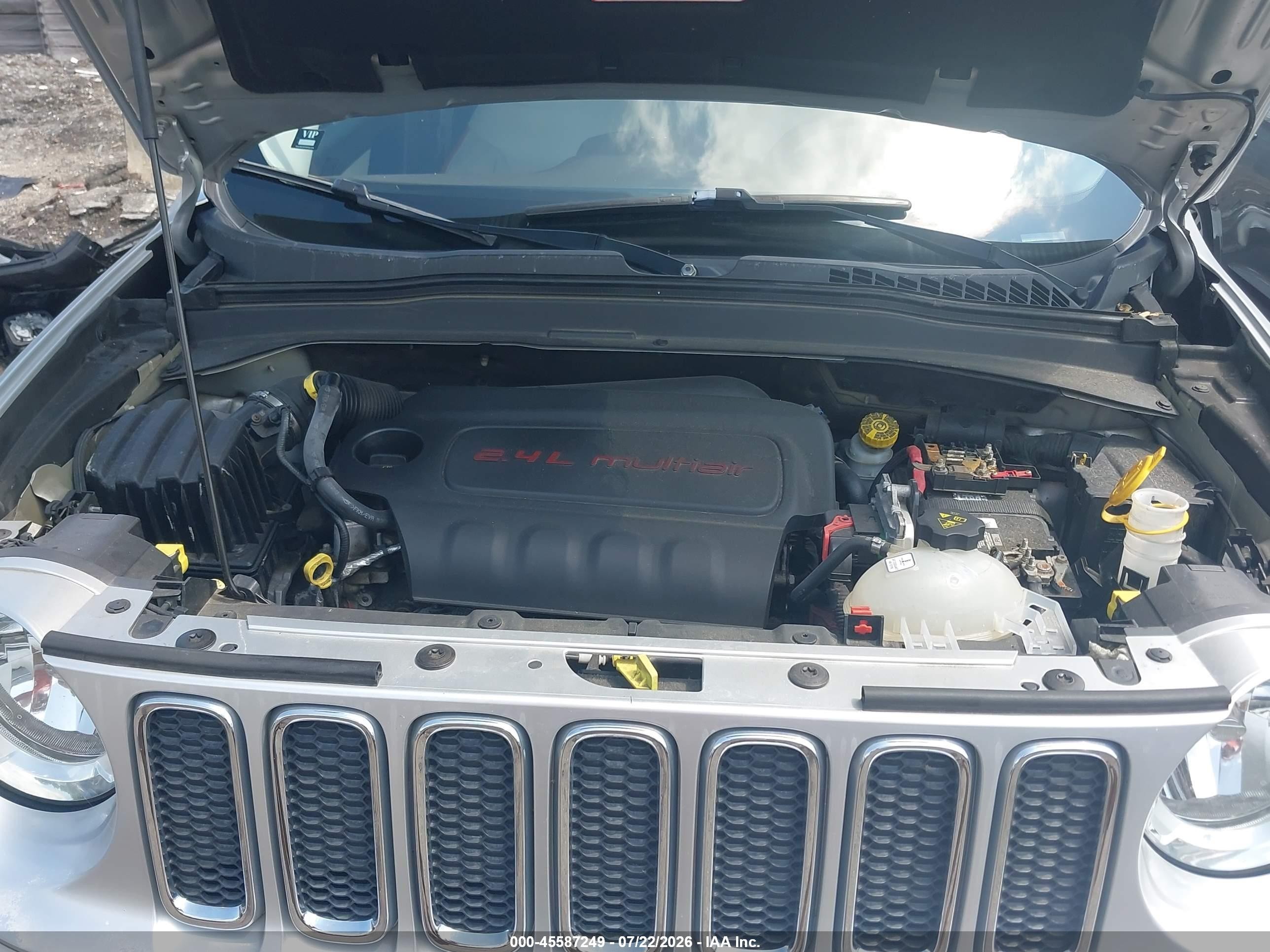 2015 Jeep Renegade Limited Silver vin: ZACCJADT4FPB23470