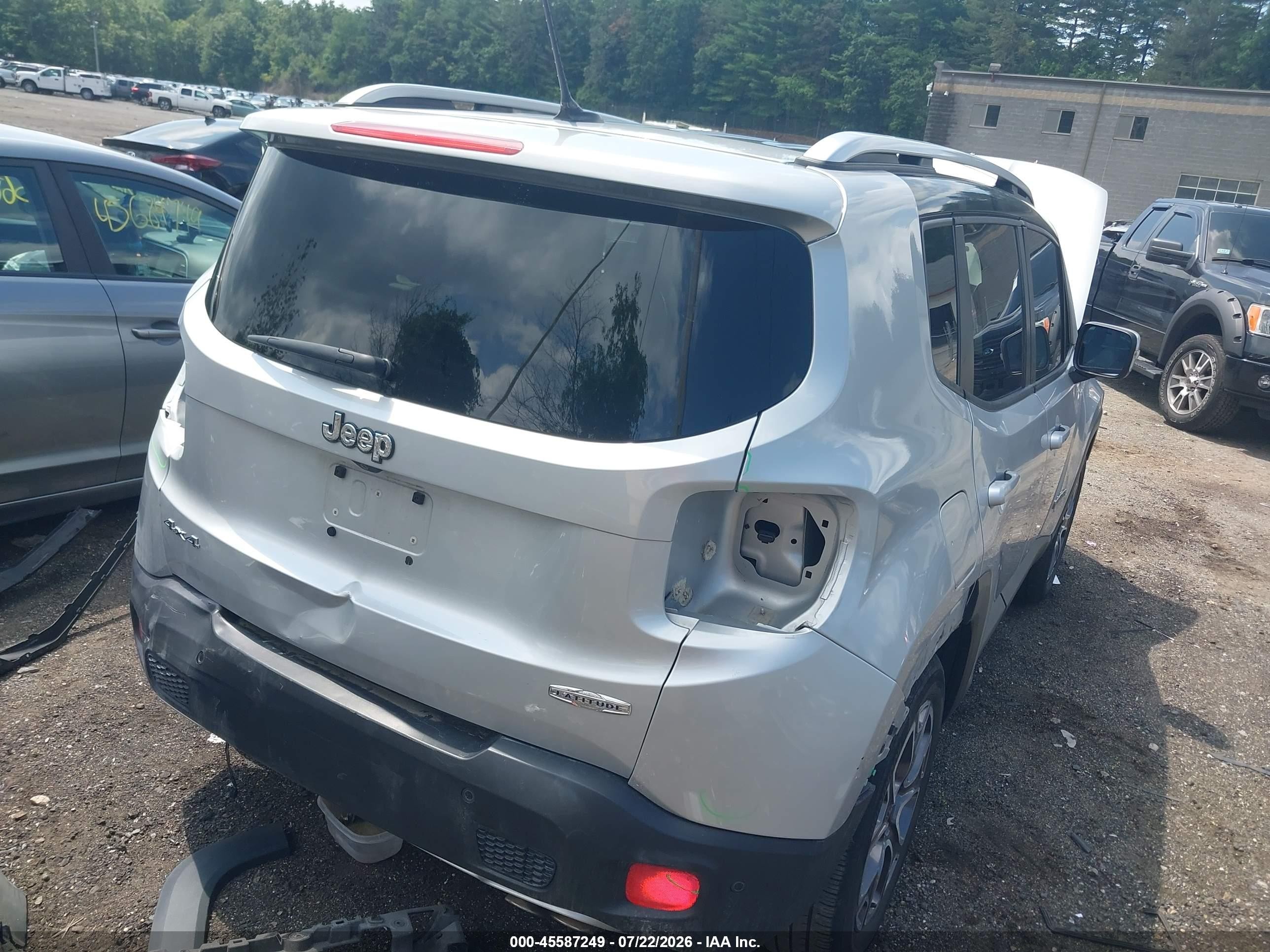 2015 Jeep Renegade Limited Silver vin: ZACCJADT4FPB23470
