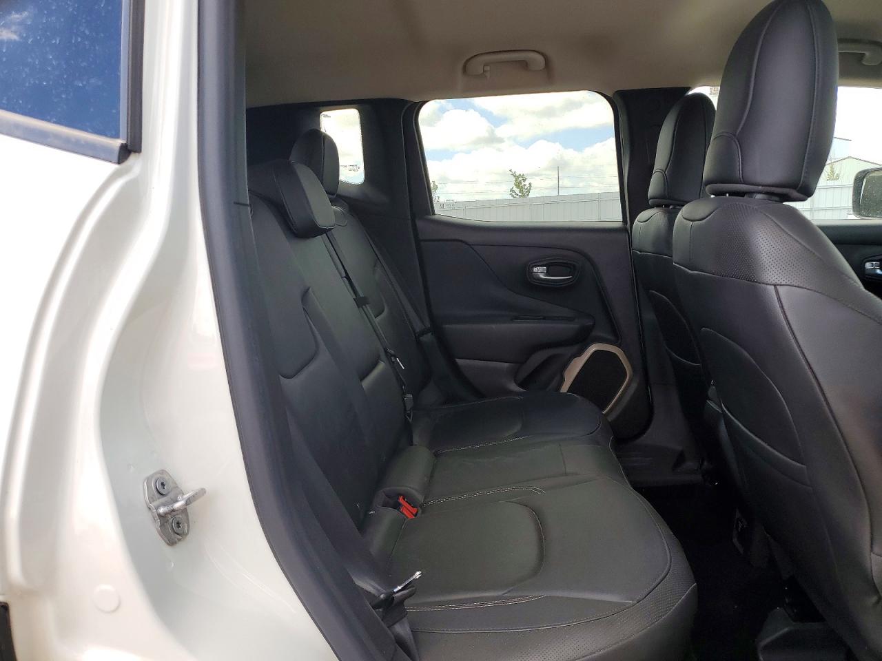 2015 Jeep Renegade Limited White vin: ZACCJADT4FPC20586