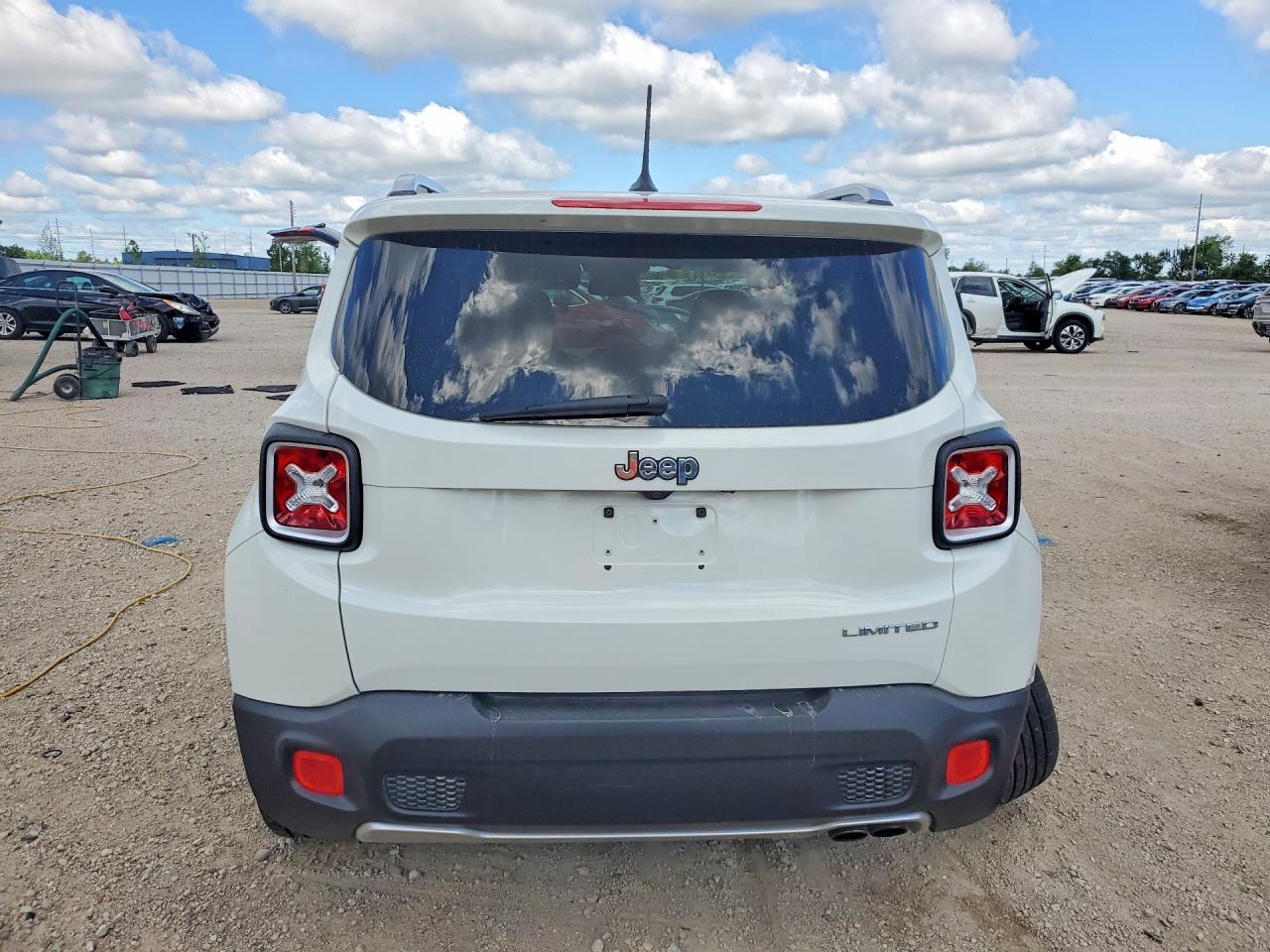2015 Jeep Renegade Limited White vin: ZACCJADT4FPC20586