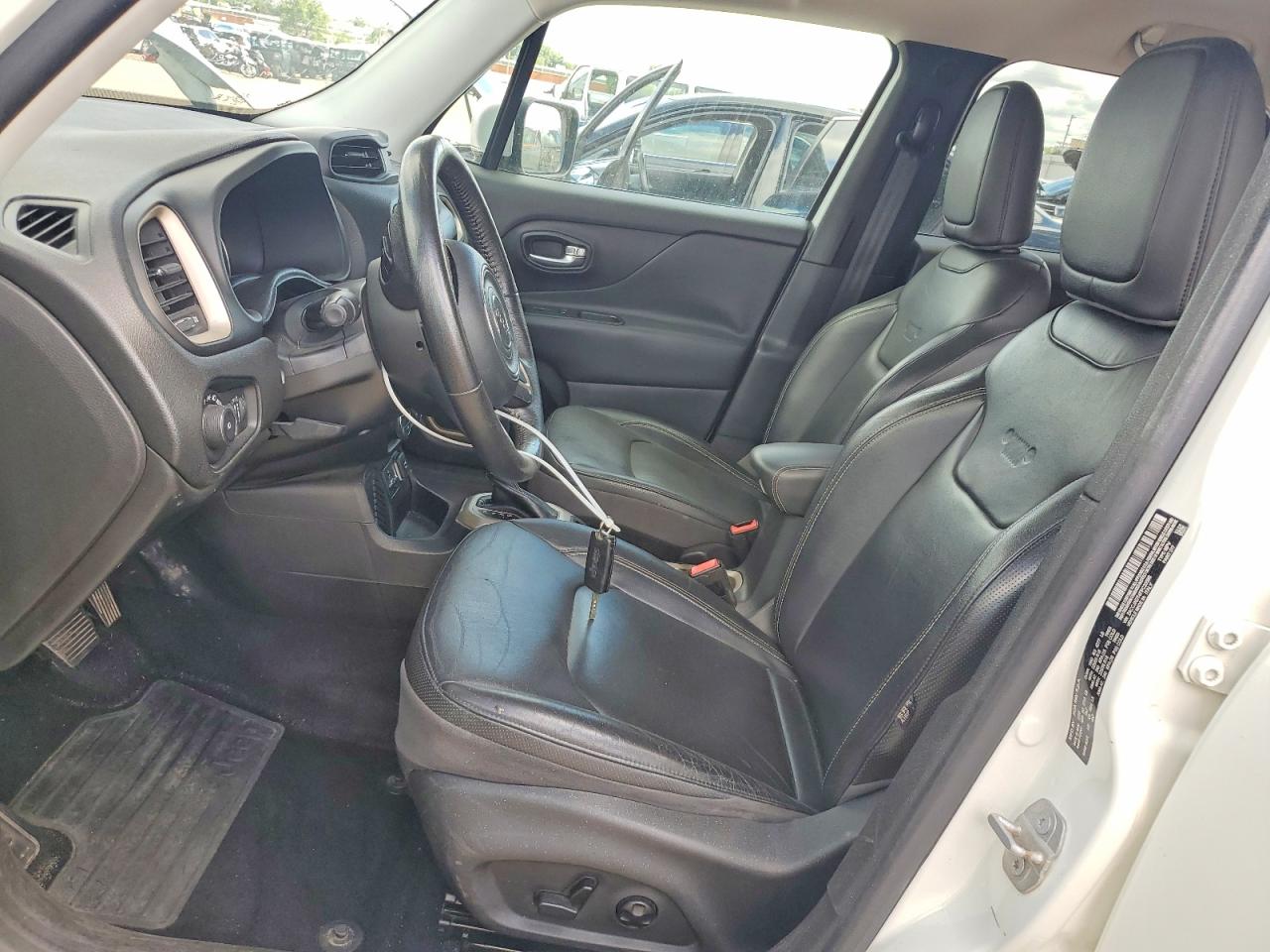 2015 Jeep Renegade Limited White vin: ZACCJADT4FPC20586