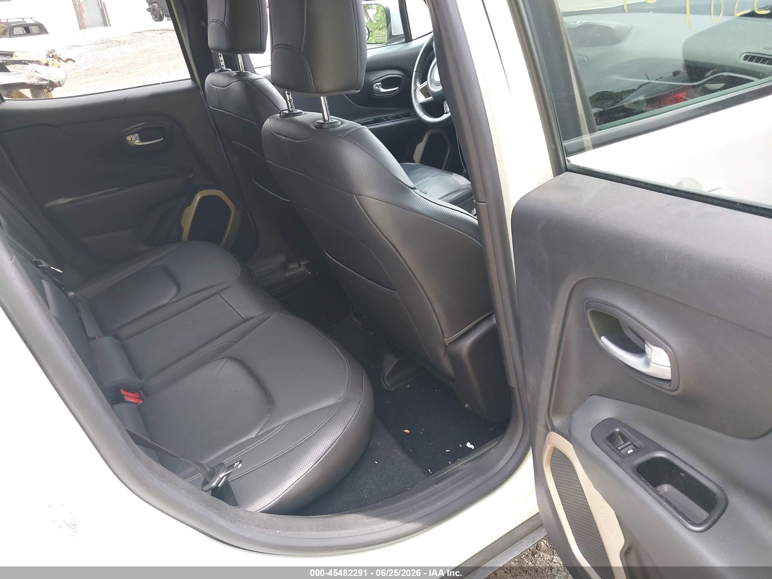 2015 Jeep Renegade Limited White vin: ZACCJADT4FPC26310