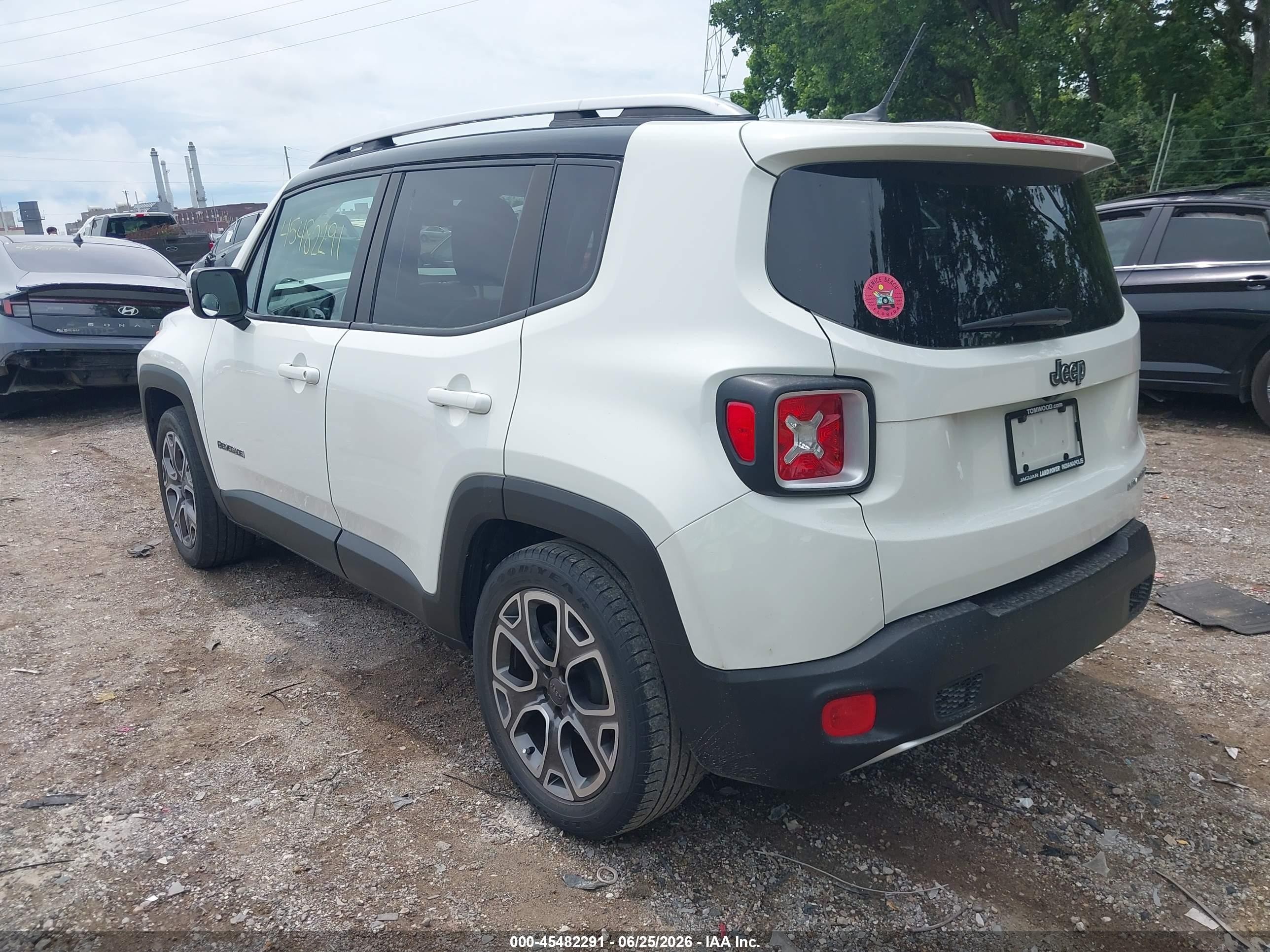 2015 Jeep Renegade Limited White vin: ZACCJADT4FPC26310