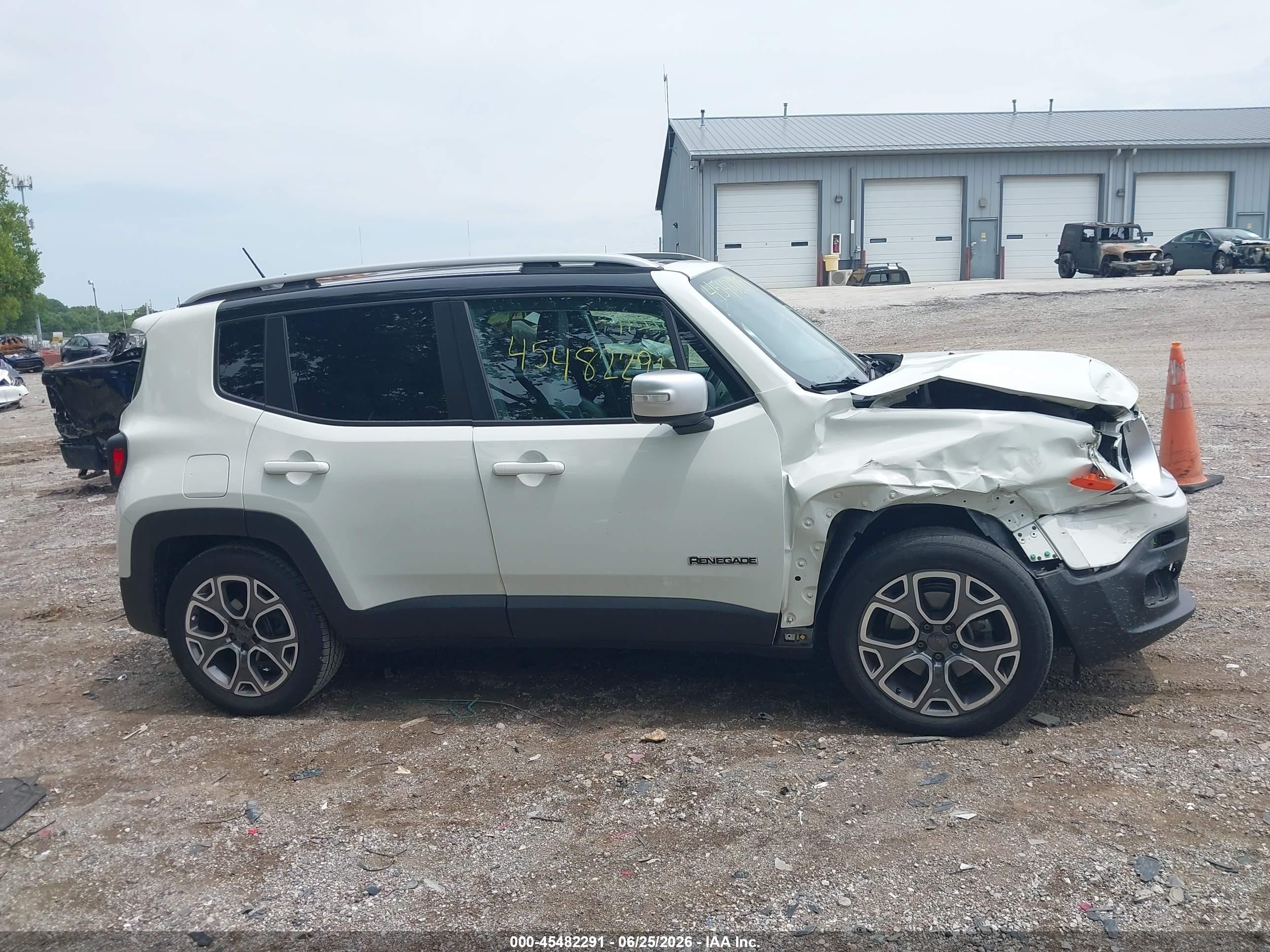 2015 Jeep Renegade Limited White vin: ZACCJADT4FPC26310