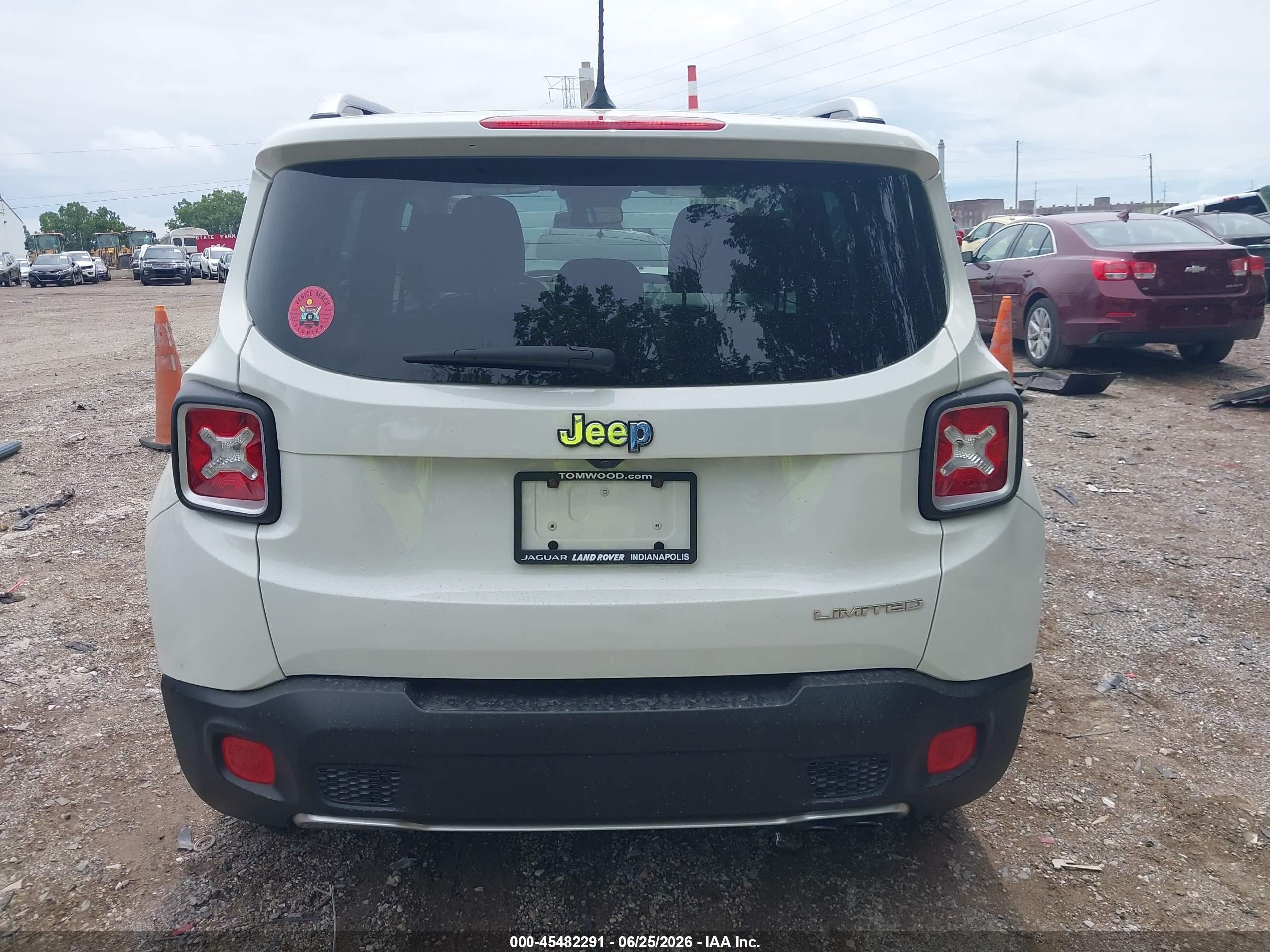 2015 Jeep Renegade Limited White vin: ZACCJADT4FPC26310