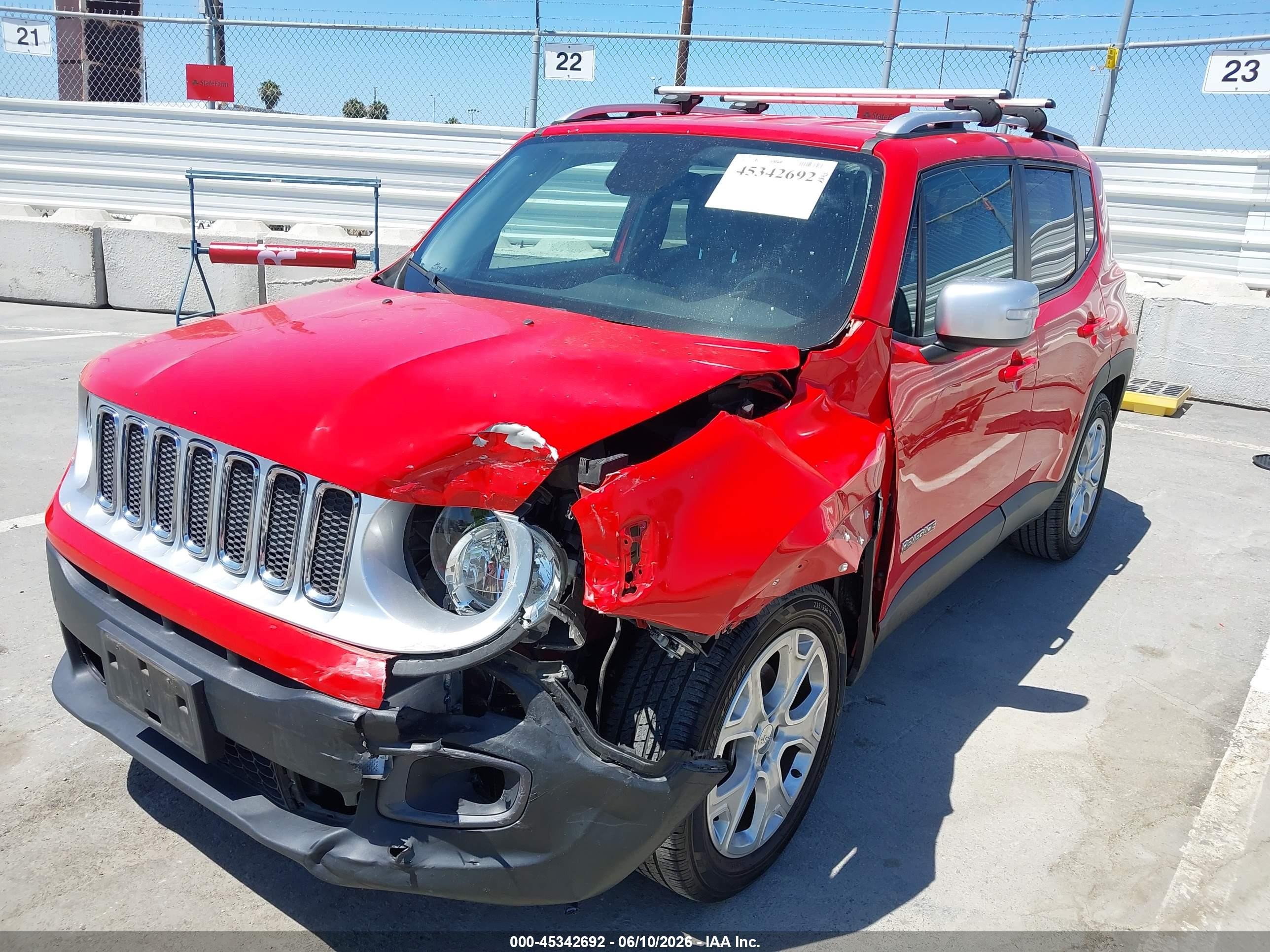 2015 Jeep Renegade Limited Red vin: ZACCJADT5FPC09094